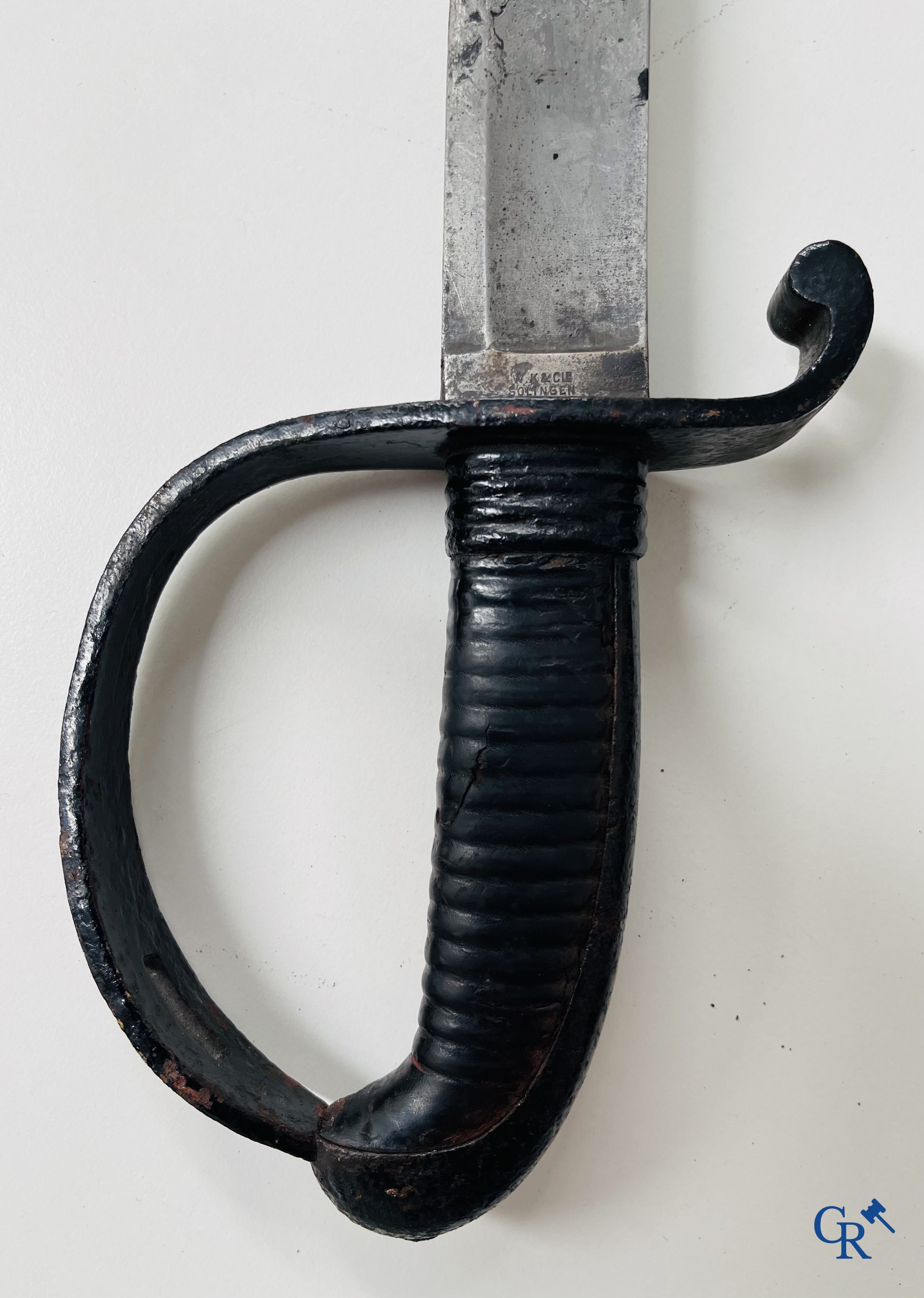 Militaria. W.K & Cie Solingen. Een zwaard met schede gemerkt met gekroonde L. 14. Een bajonet bijgevoegd. (genummerd)