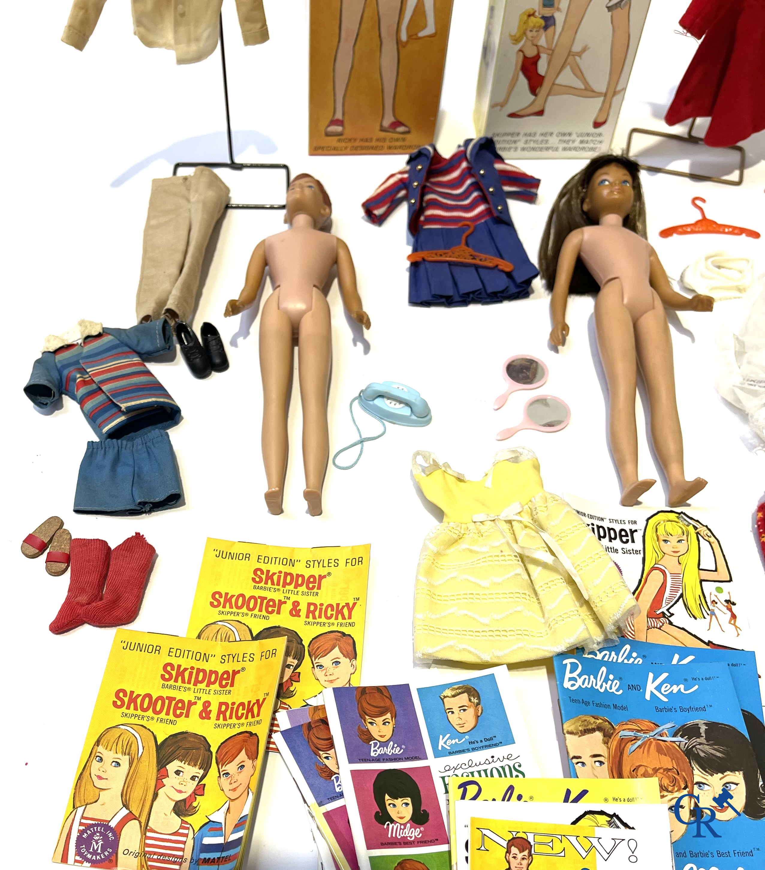 Oud Speelgoed. Mattel, een groot lot poppen en attributen. Barbie, Ricky, Skipper, Ken enz. Jaren '60 en later.
