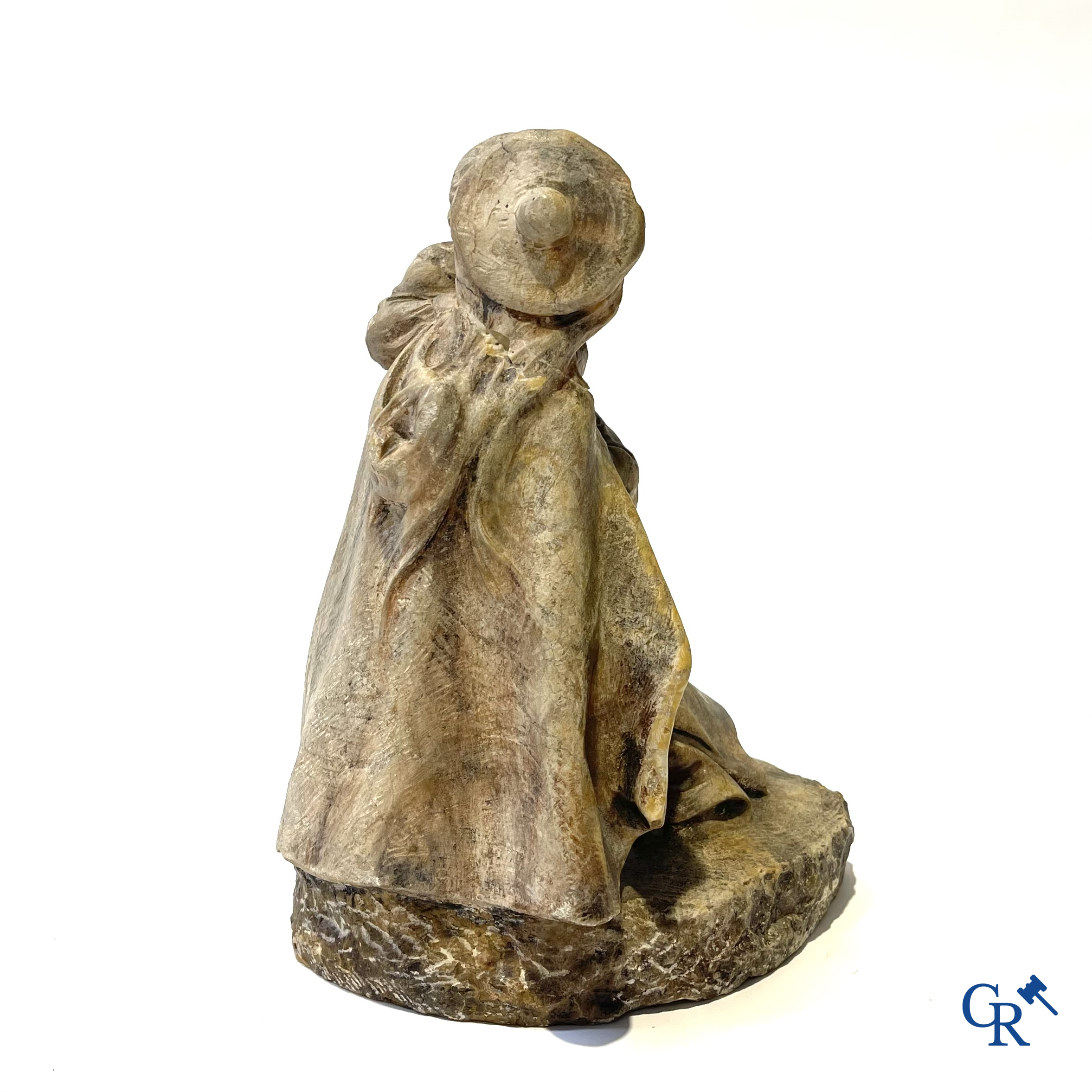 Louis J. Convers (1860-1915) Franse beeldhouwer. "Au Foyer" Moeder met kind in gesculpteerd gesteente. Circa 1900.