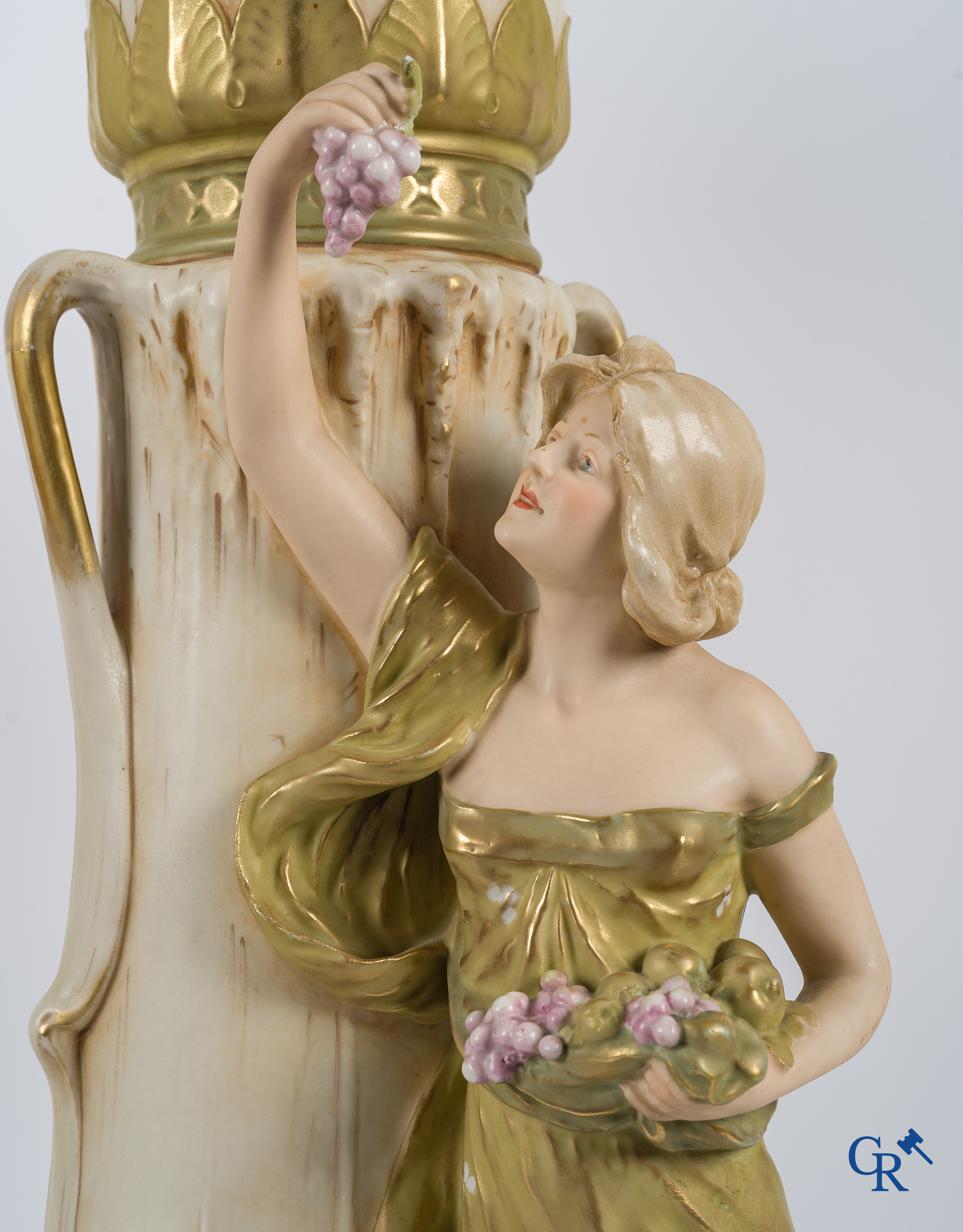 Royal Dux Bohemia. Imposant 3 stel in porselein. Art Nouveau. Gemerkt. Circa 1900.