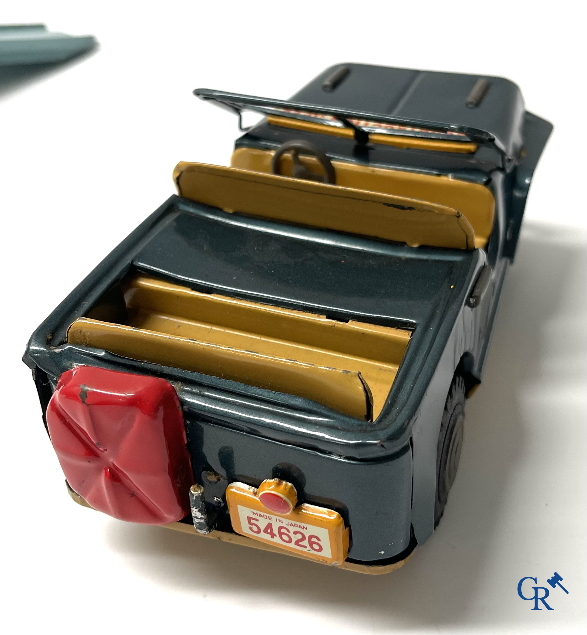 Oud speelgoed. Een interessant lot speelgoed. Dinky toys, Prameta Kölner Automodelle, Contstruction Jeep Japan, enz.