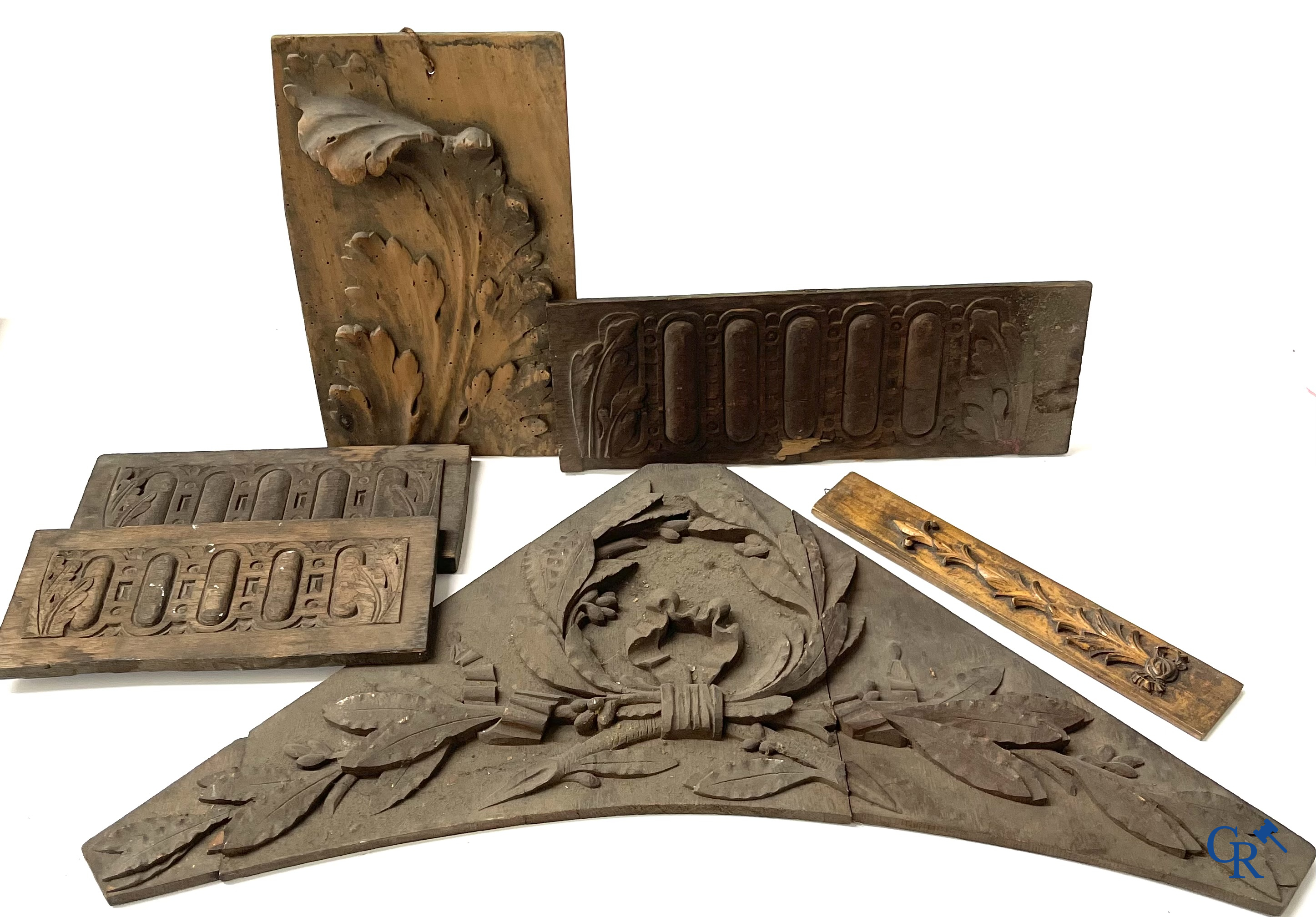 Religious objects. Large lot of wood sculptures. 19th century.