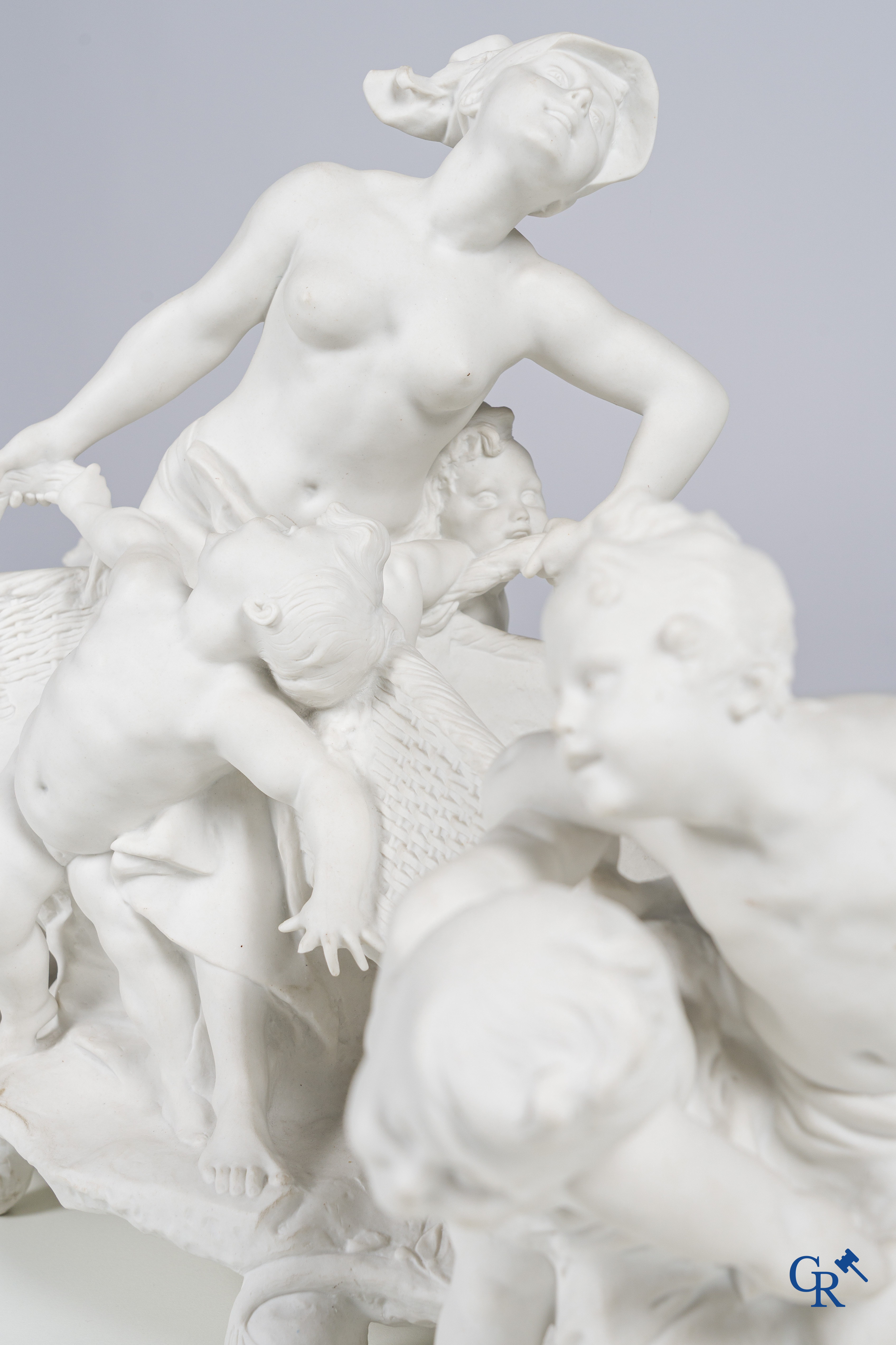 Jules Cheret (1836-1932) & Manufacture de Sèvres. Uitzonderlijk 3-delige Milieu de table, "Farandole d'amours".