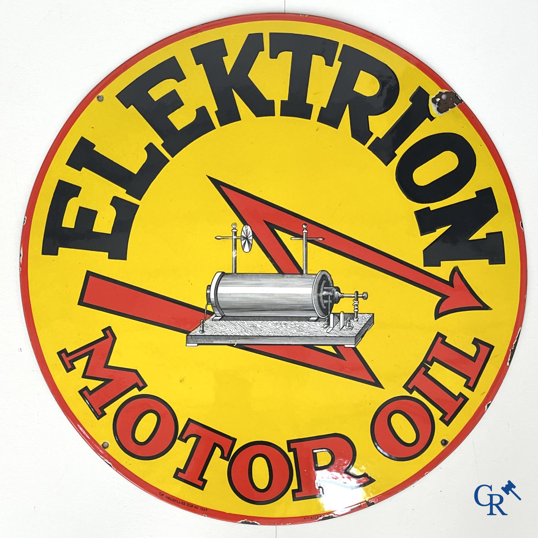 Elektrion Motor Oil. Enamel advertising sign for the Société des Huiles De Cavel and Roegiers in Ghent. Emaillerie Belge 1947.