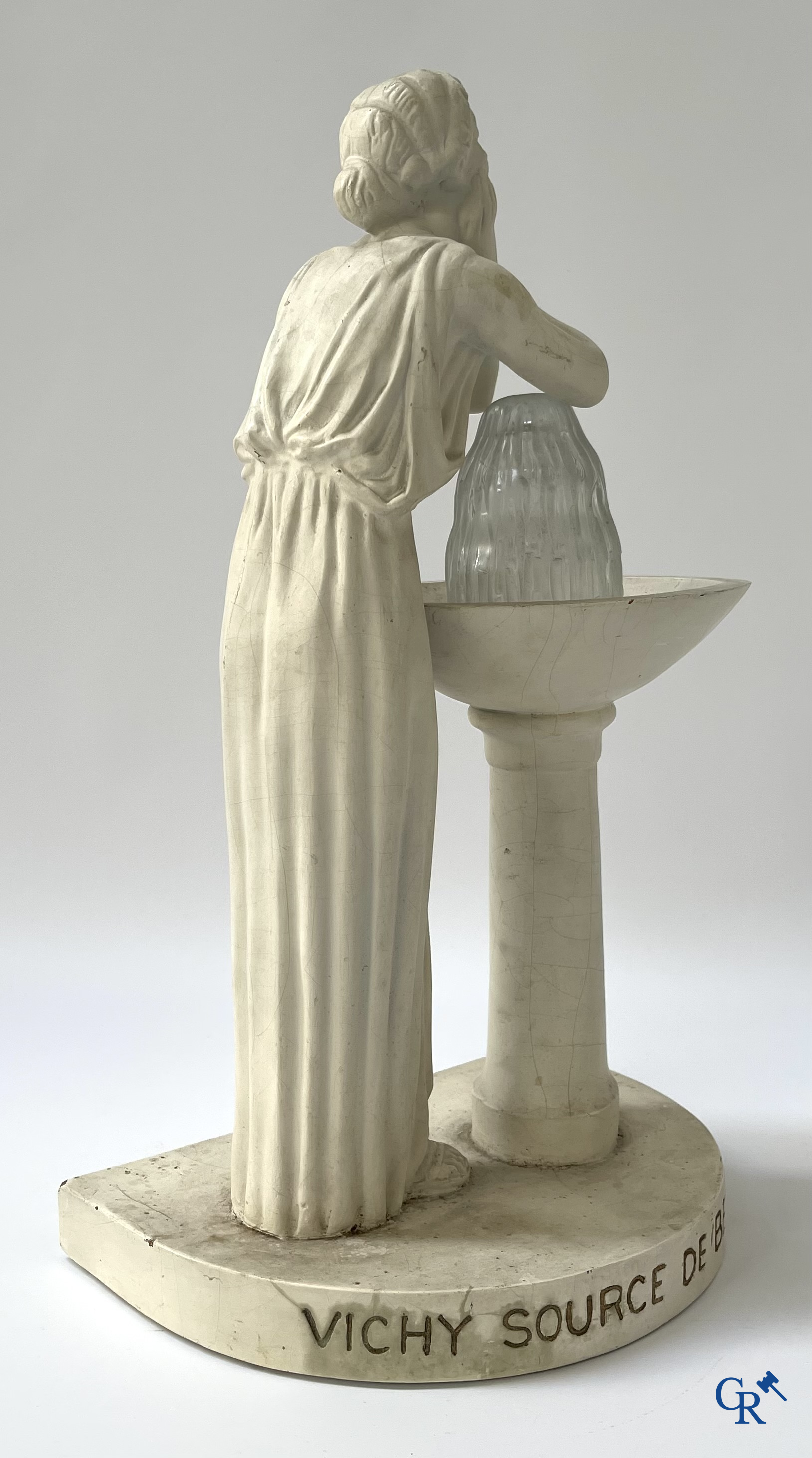 Vichy, Source de beauté. Lampe en papier mâché surmonté de plâtre patiné. Première version vers 1930-1940.