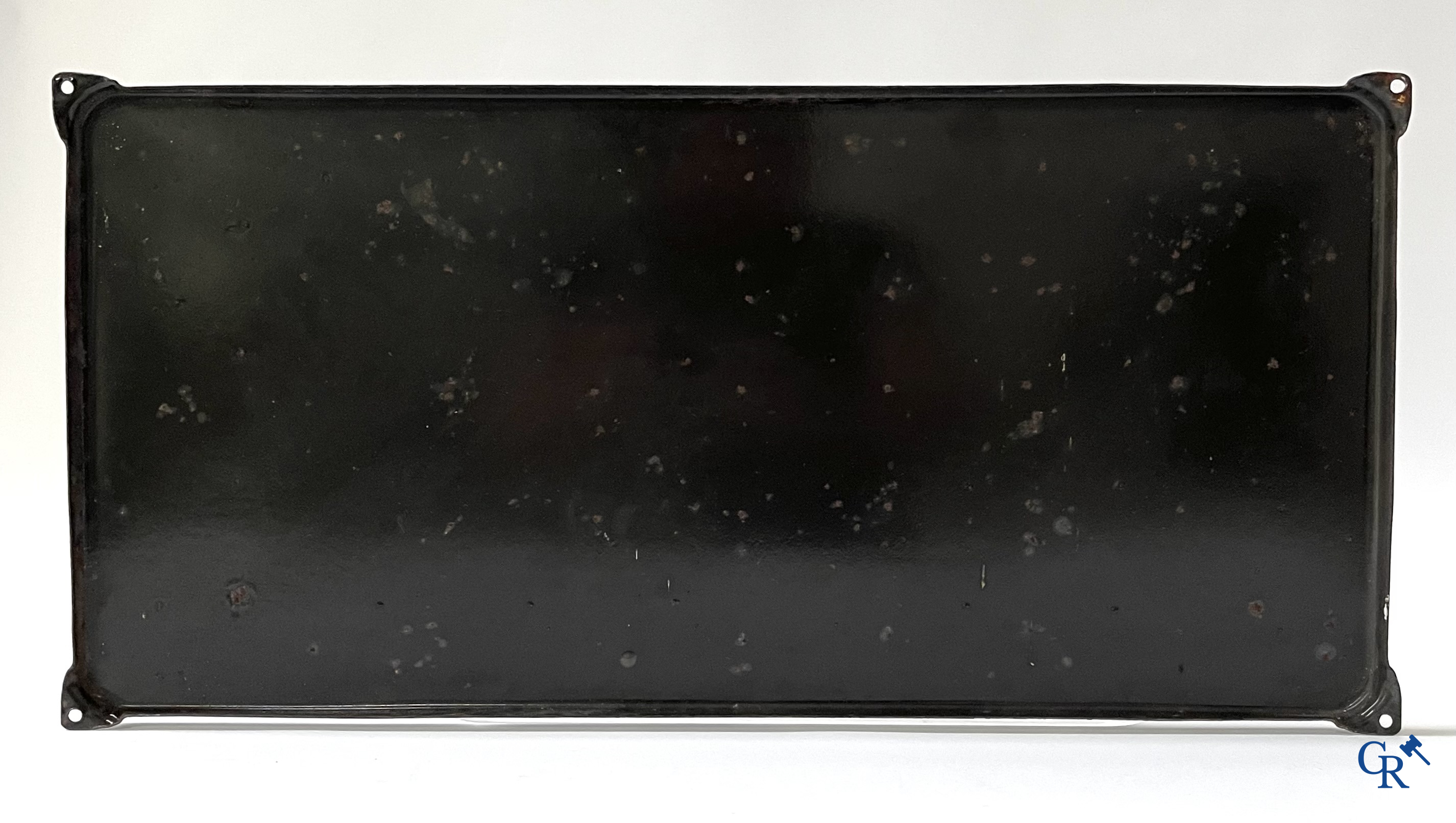 Bovag, enamel advertising sign for the Association of Automobile Dealers and Garage Owners. Langcat Bussum.