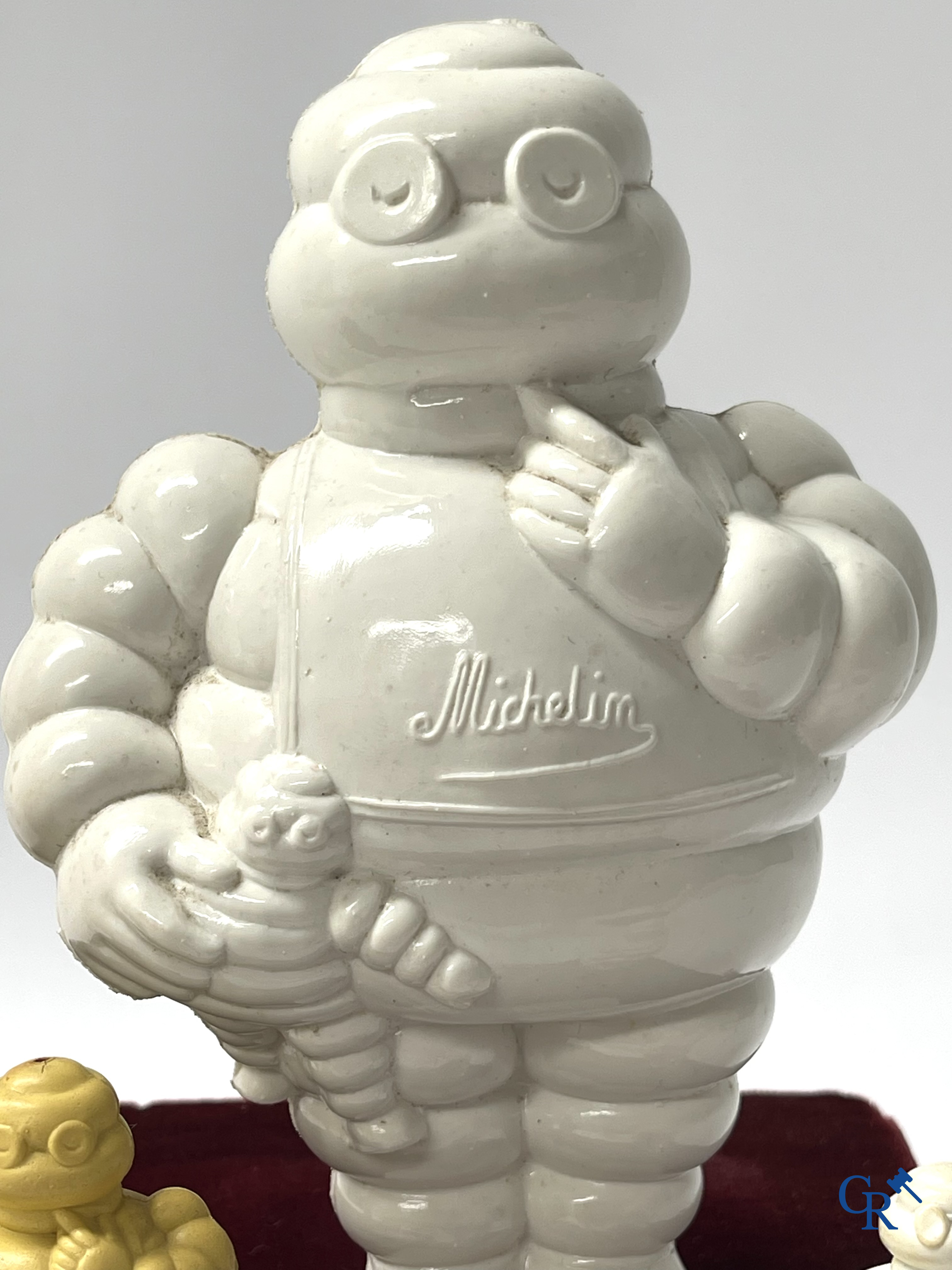 Michelin, a lot with various Bibendum figures and publicity keychains for Michelin tyres. 1950's and 1960's.