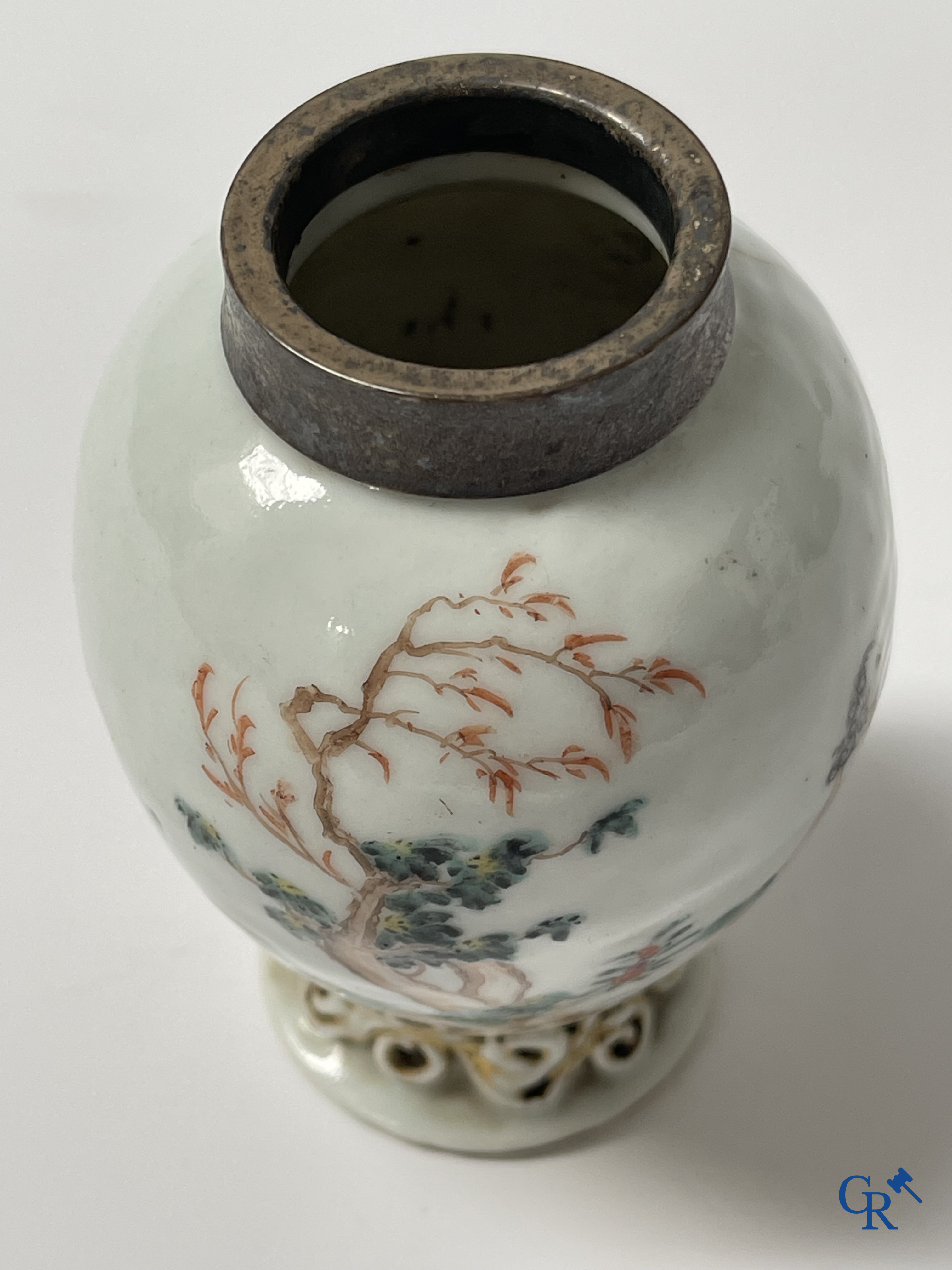 Asian Art, Chinese porcelain. A Chinese famille rose tea caddy with mounts. 18th century.