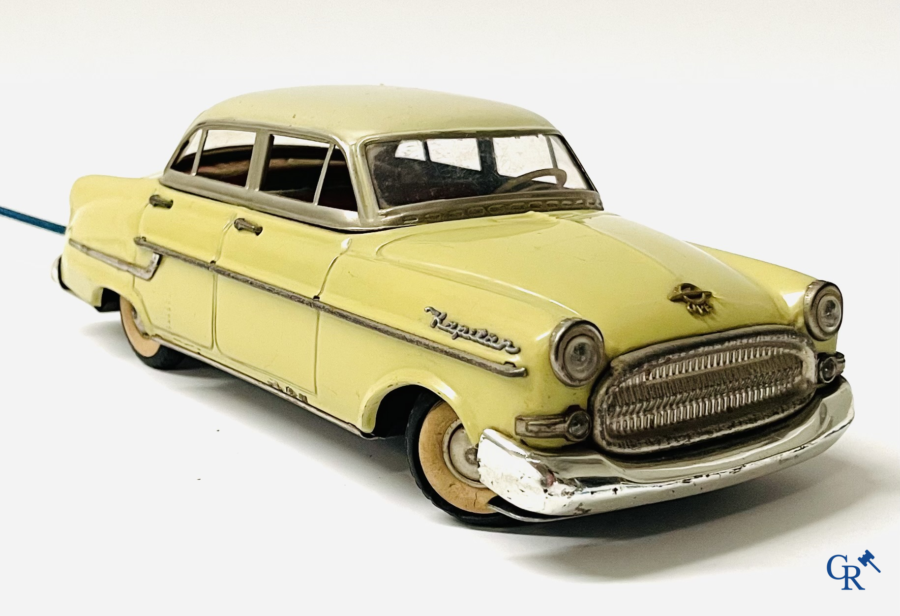Old toys. Gama 400, Opel Kapitän in painted tin. Battery operated. 1950's.
