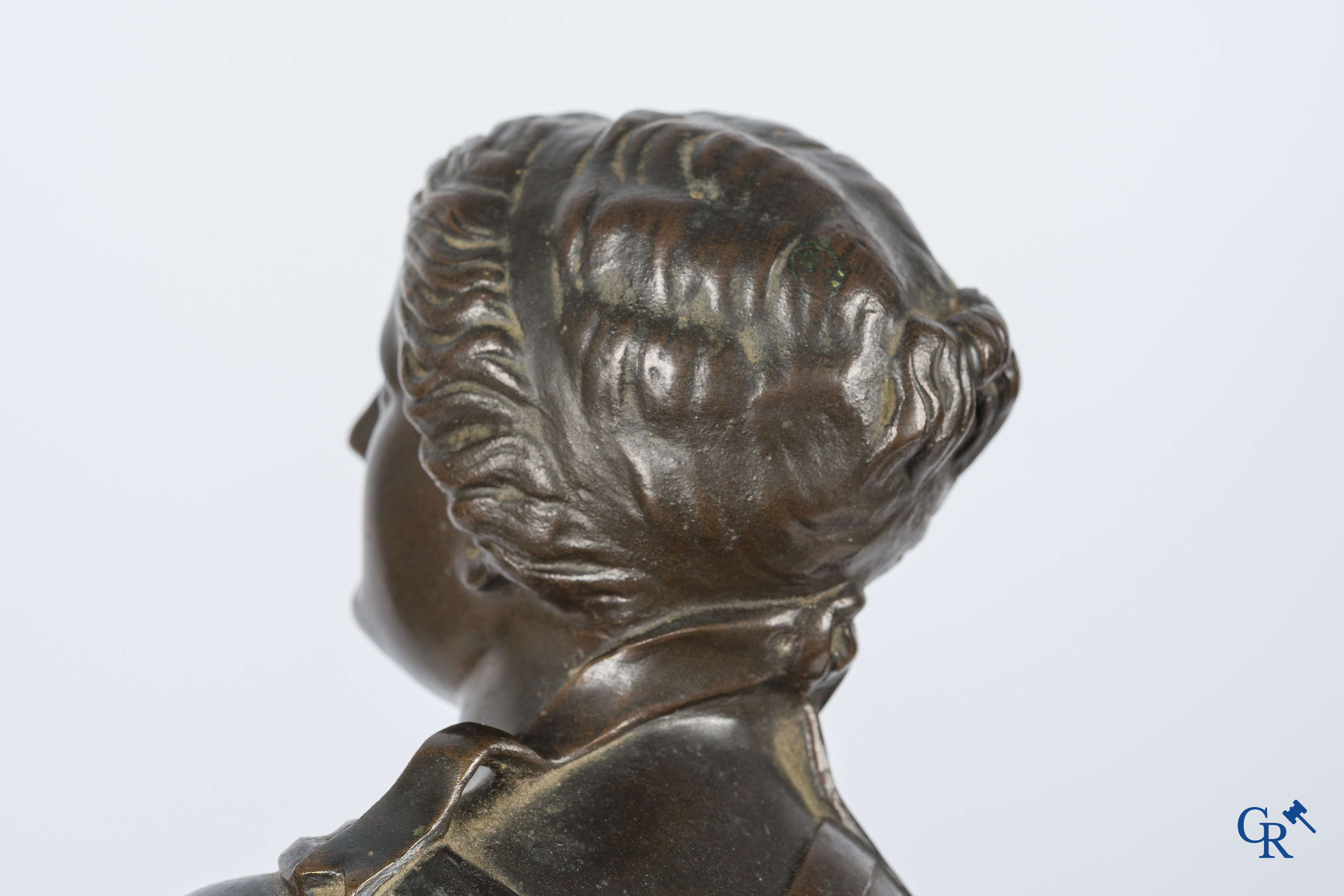 Pierre Lepautre and Guillaume Ier Coustou (after). Atalante and Hippomène. Imposing pair of bronze statues, circa 1880.