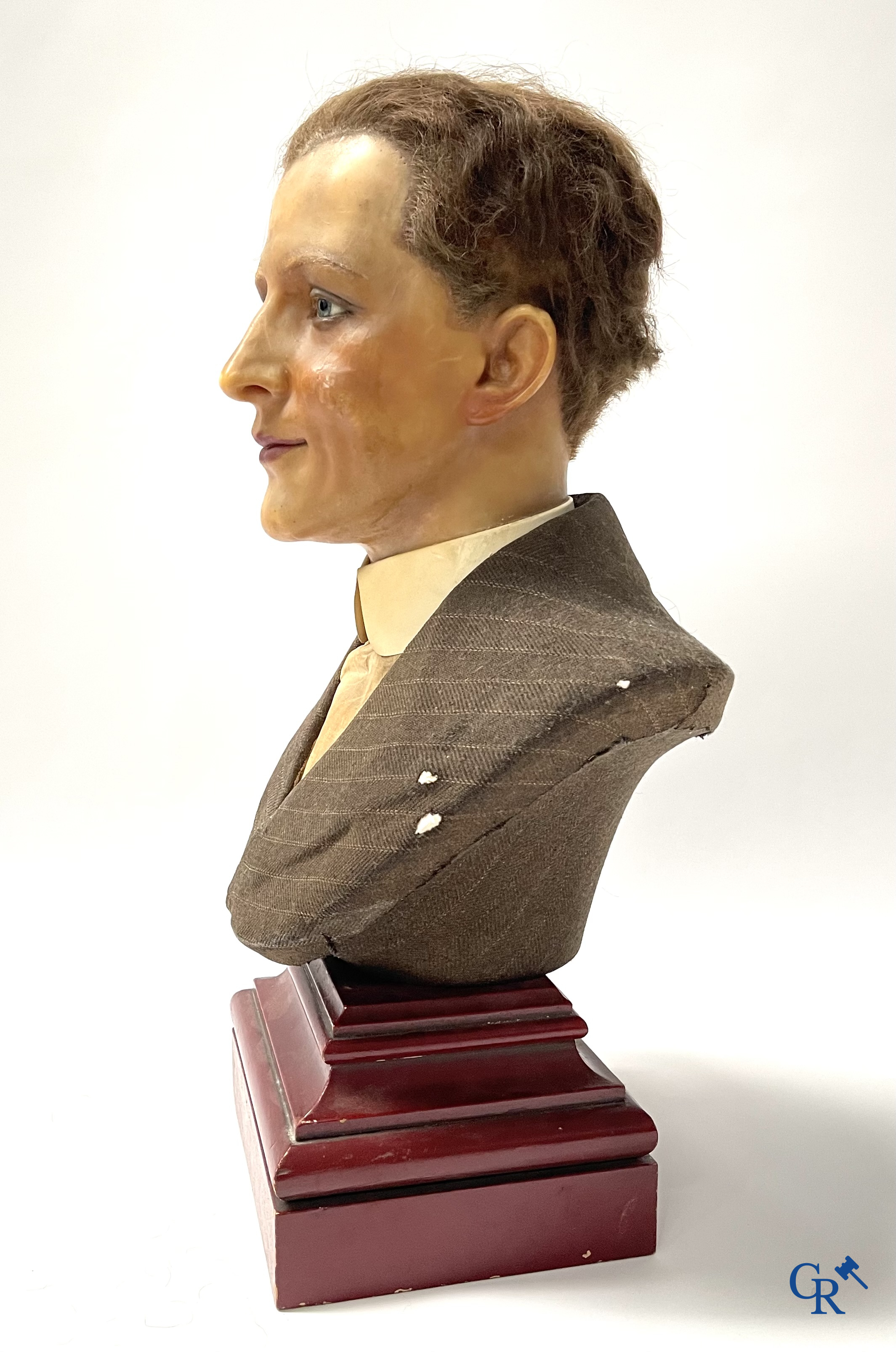 Un buste d'homme en cire pour un magasin de chapeaux. Signé Cires Belges, Frans Pierez(?) Bruxelles, vers 1920.