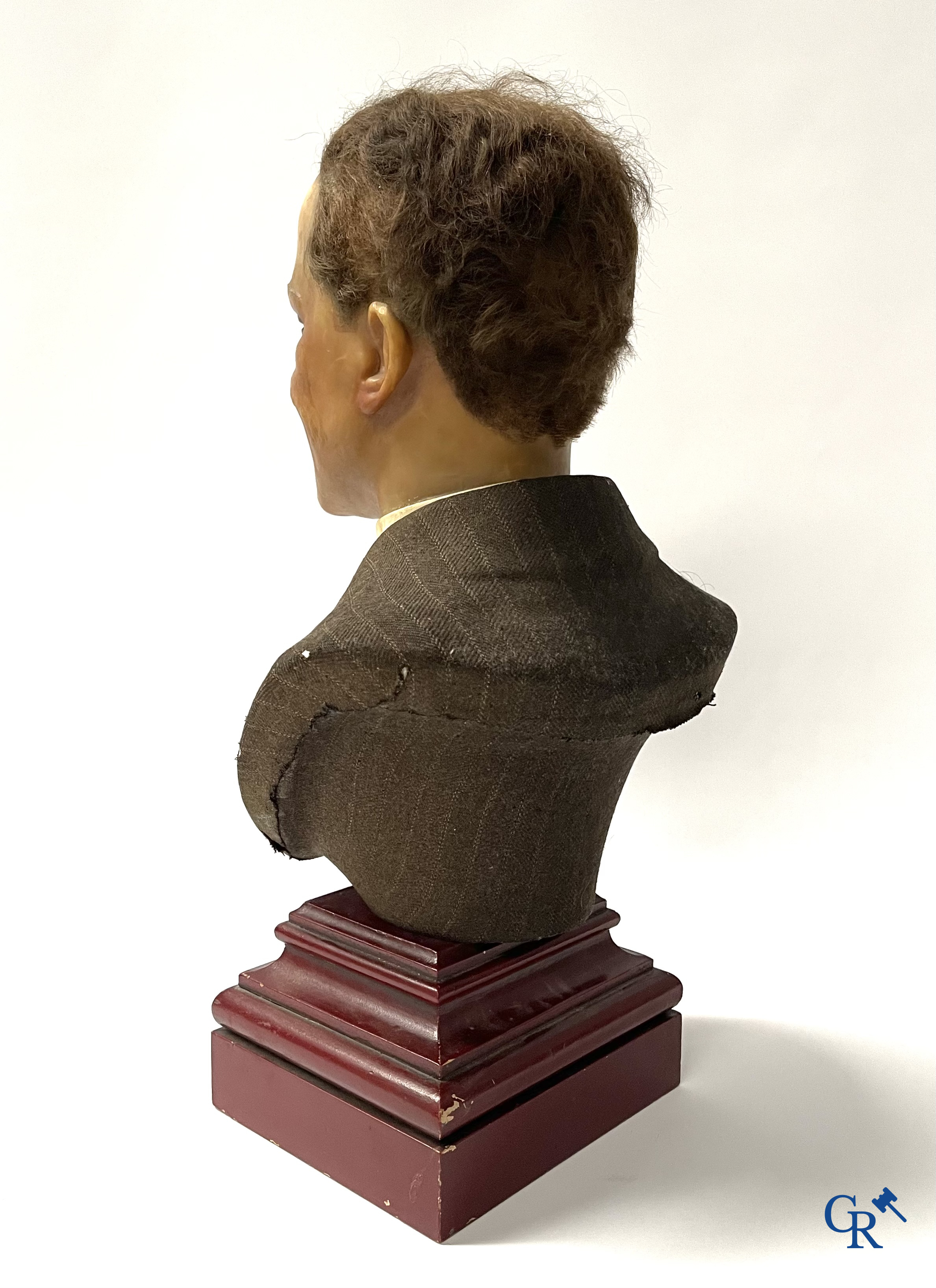 Un buste d'homme en cire pour un magasin de chapeaux. Signé Cires Belges, Frans Pierez(?) Bruxelles, vers 1920.