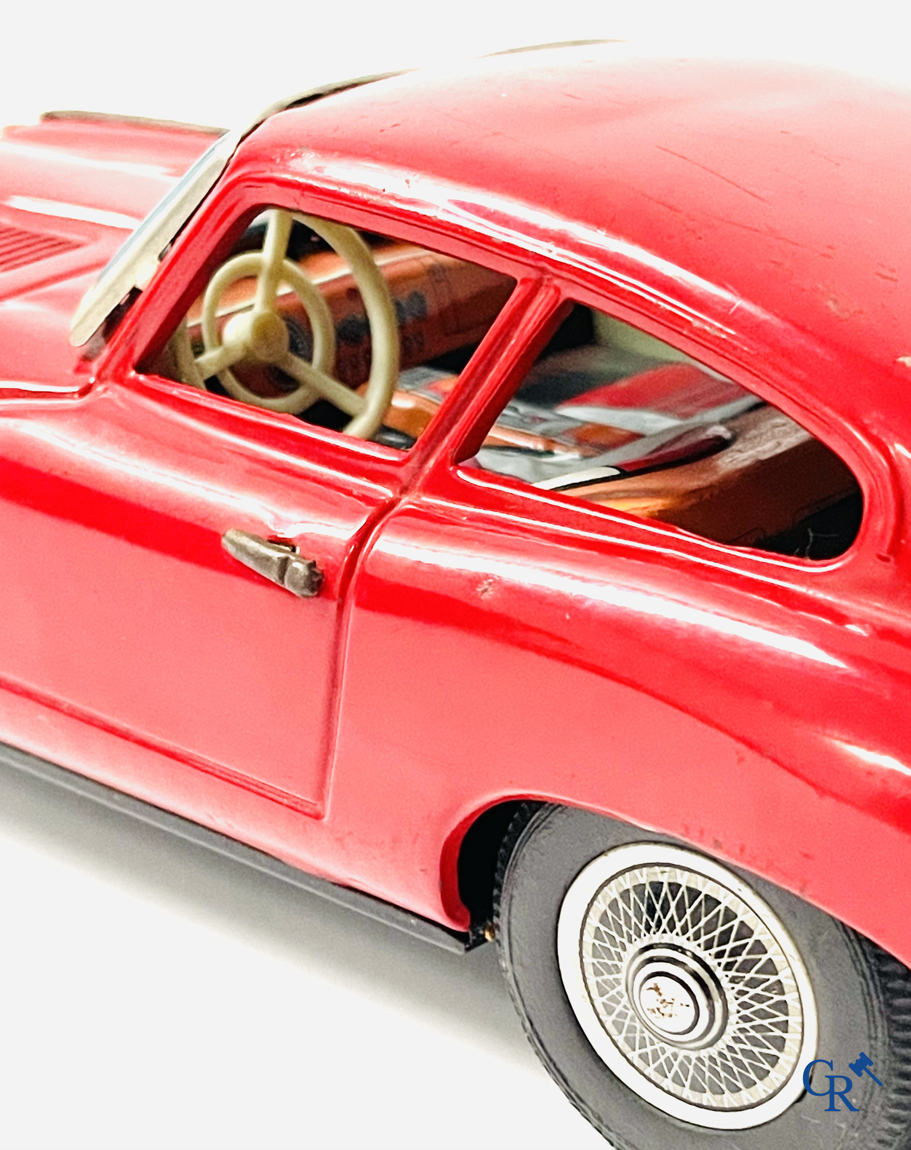 Nomura Toys, TN, made in Japan, Jaguar E-Type in blik met frictie aandrijving. Jaren '60.