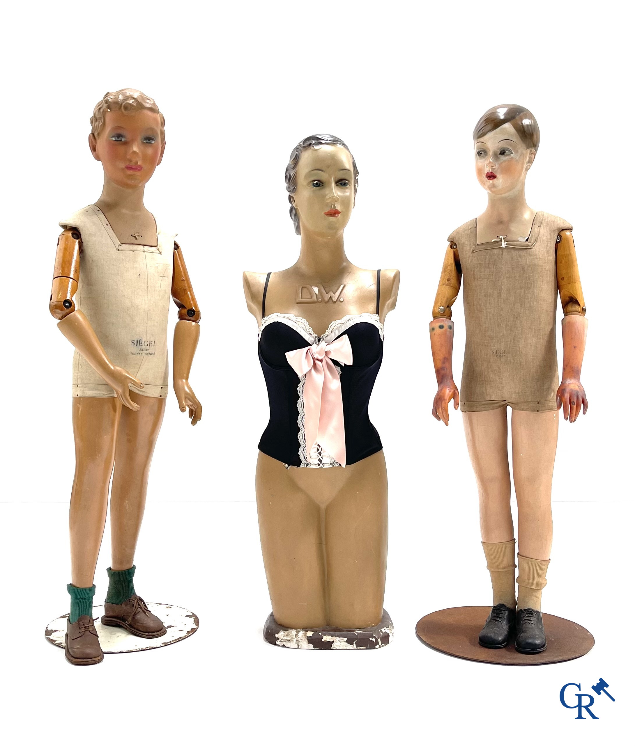 Siegel Paris, Art Deco mannequin of a girl with plaster head. 1920's-1930's. Marked Siégel Paris.