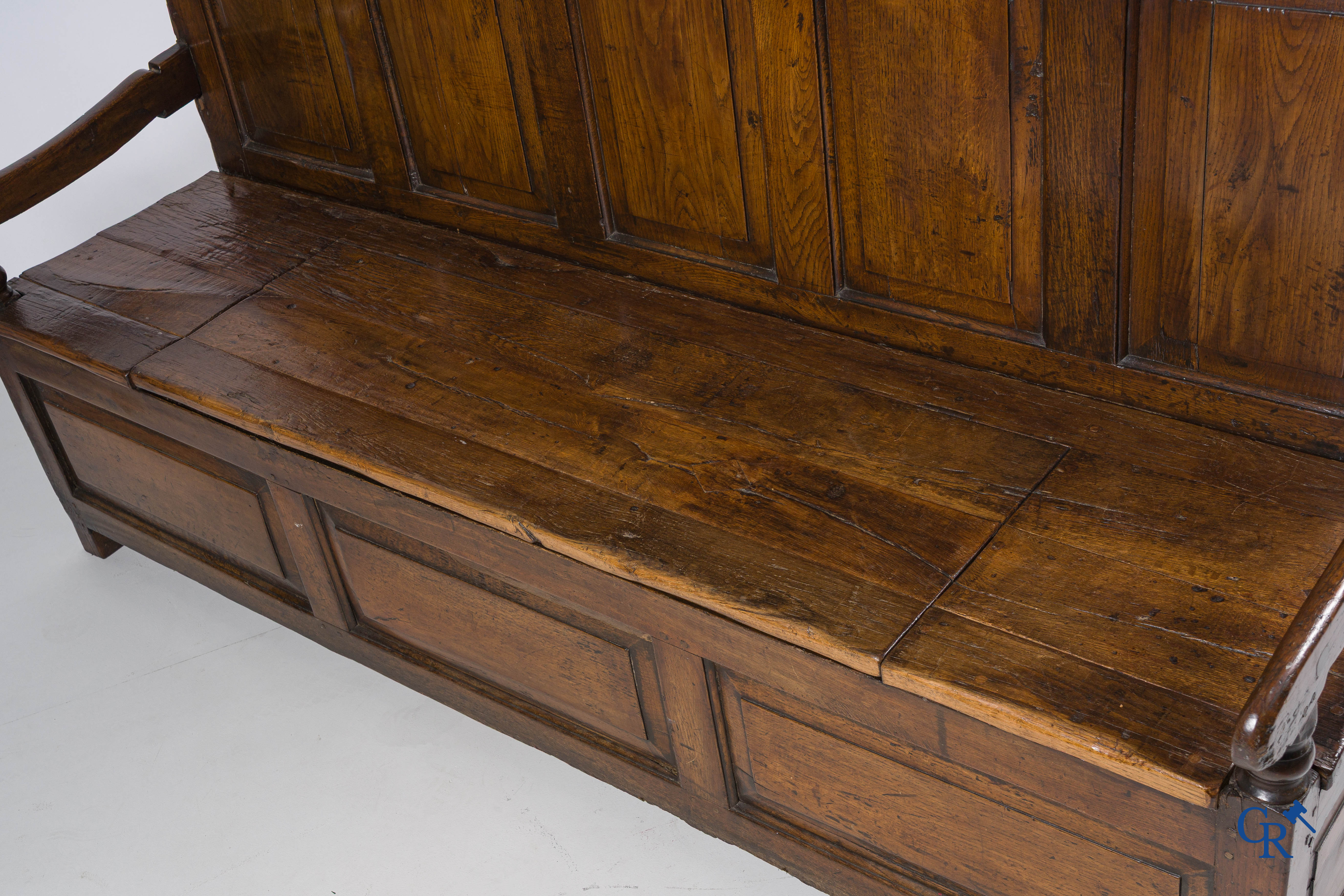 Antique oak hall bench with storage space. Beautiful patina. 18th century.