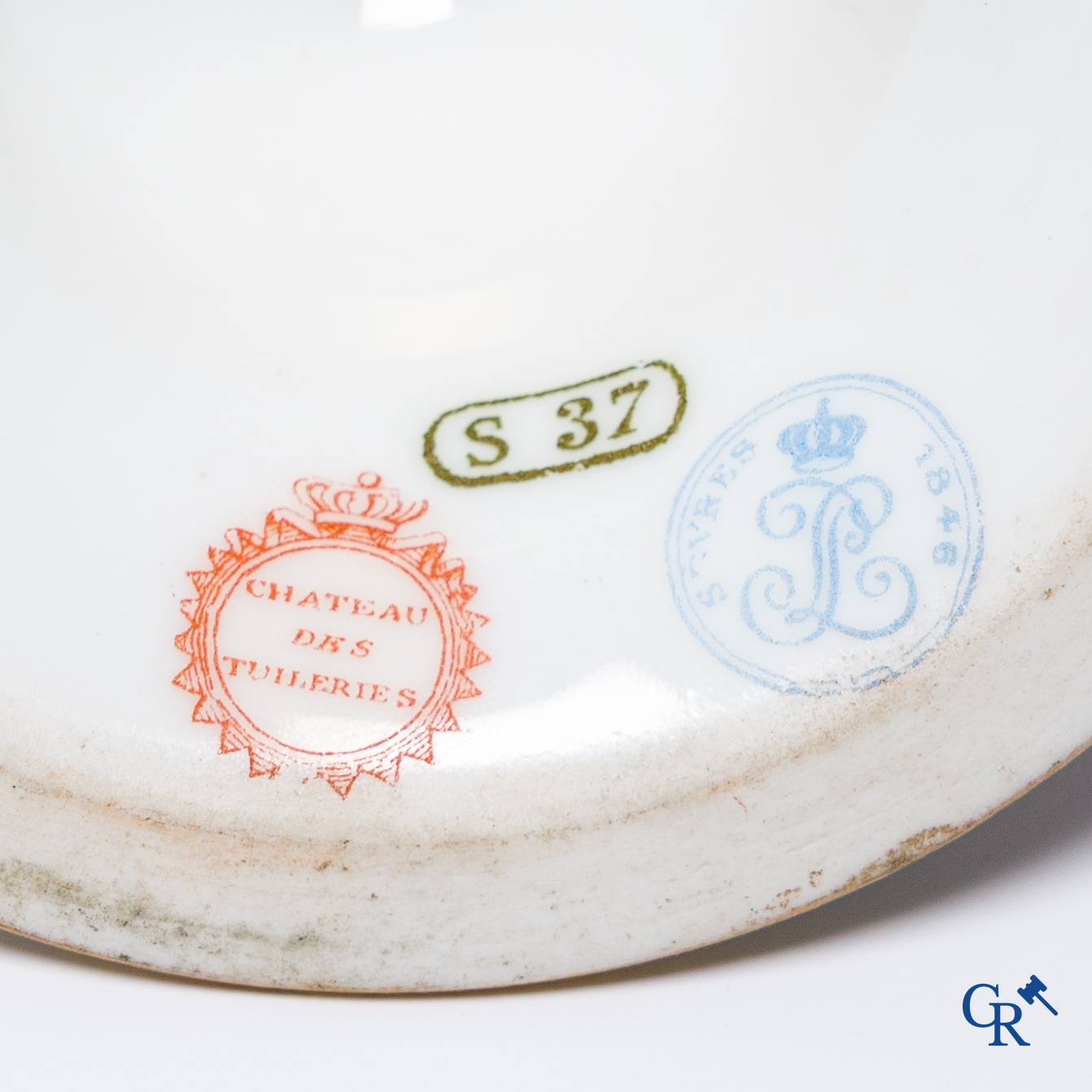 Sèvres, Château des Tuileries, pair of lid vases in light blue porcelain and bronze frame. LXVI style.