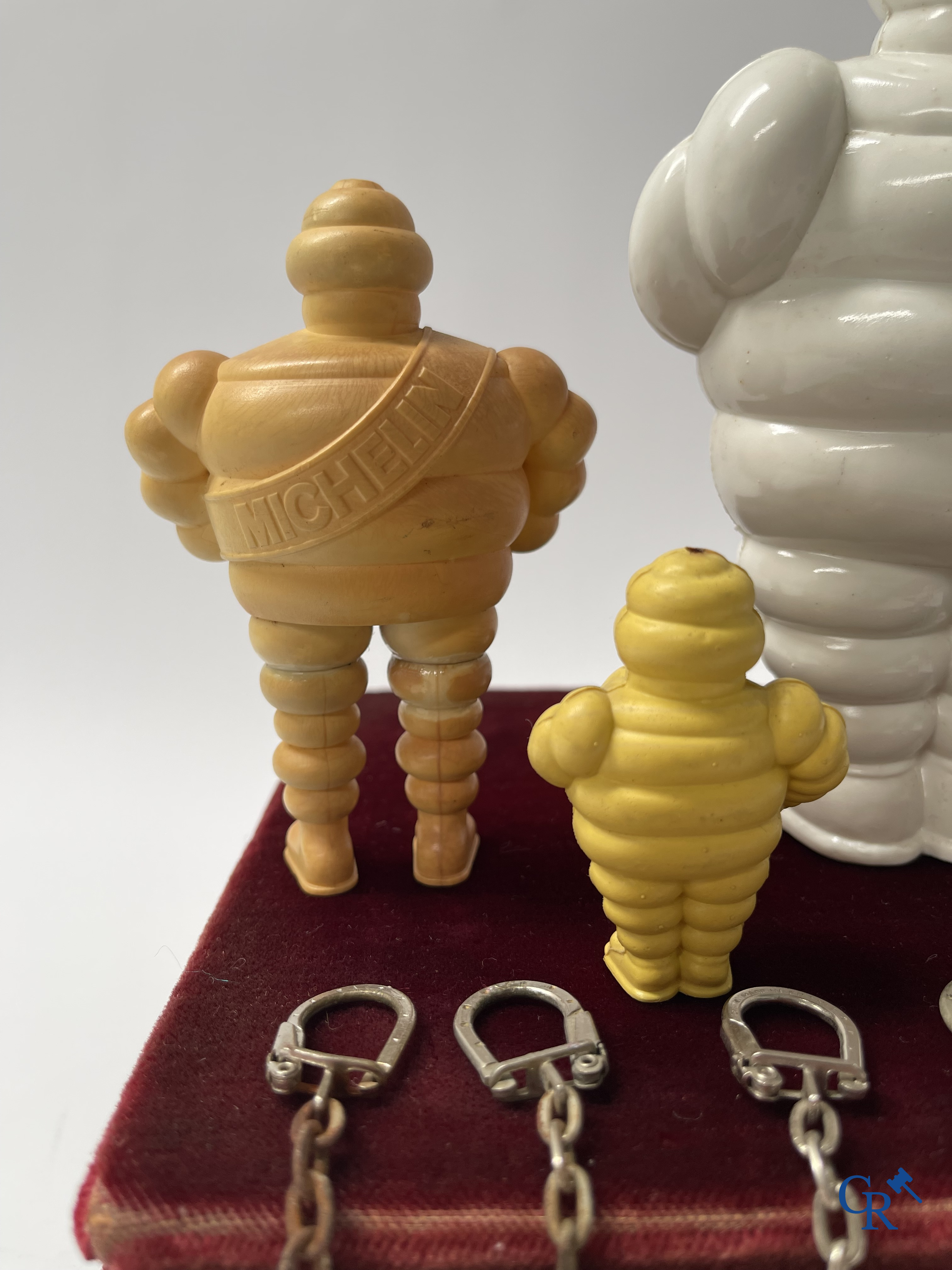 Michelin, a lot with various Bibendum figures and publicity keychains for Michelin tyres. 1950's and 1960's.