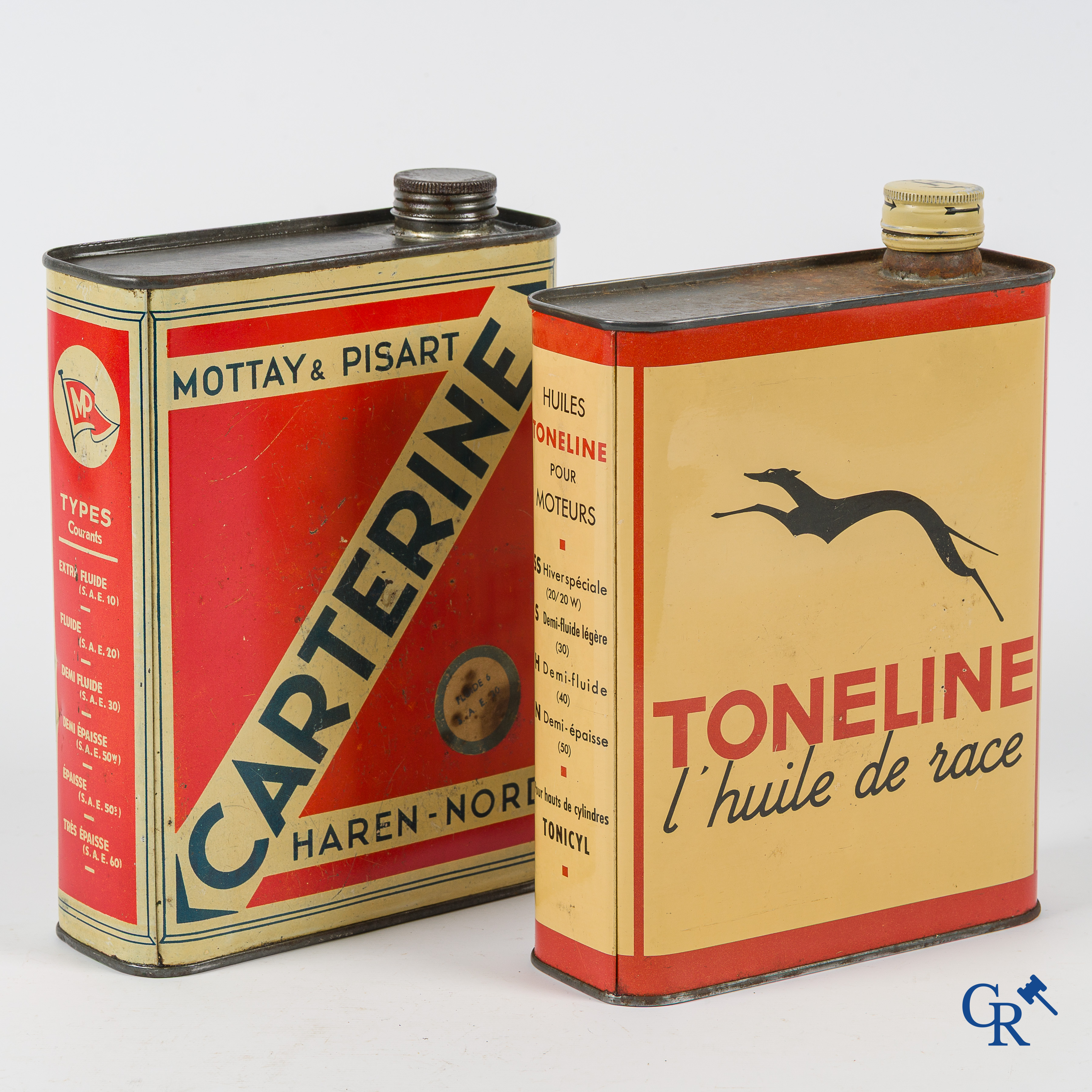 Automobilia. 2 oil cans. Toneline and a rare oil can Carterine. Circa 1940-1950.
