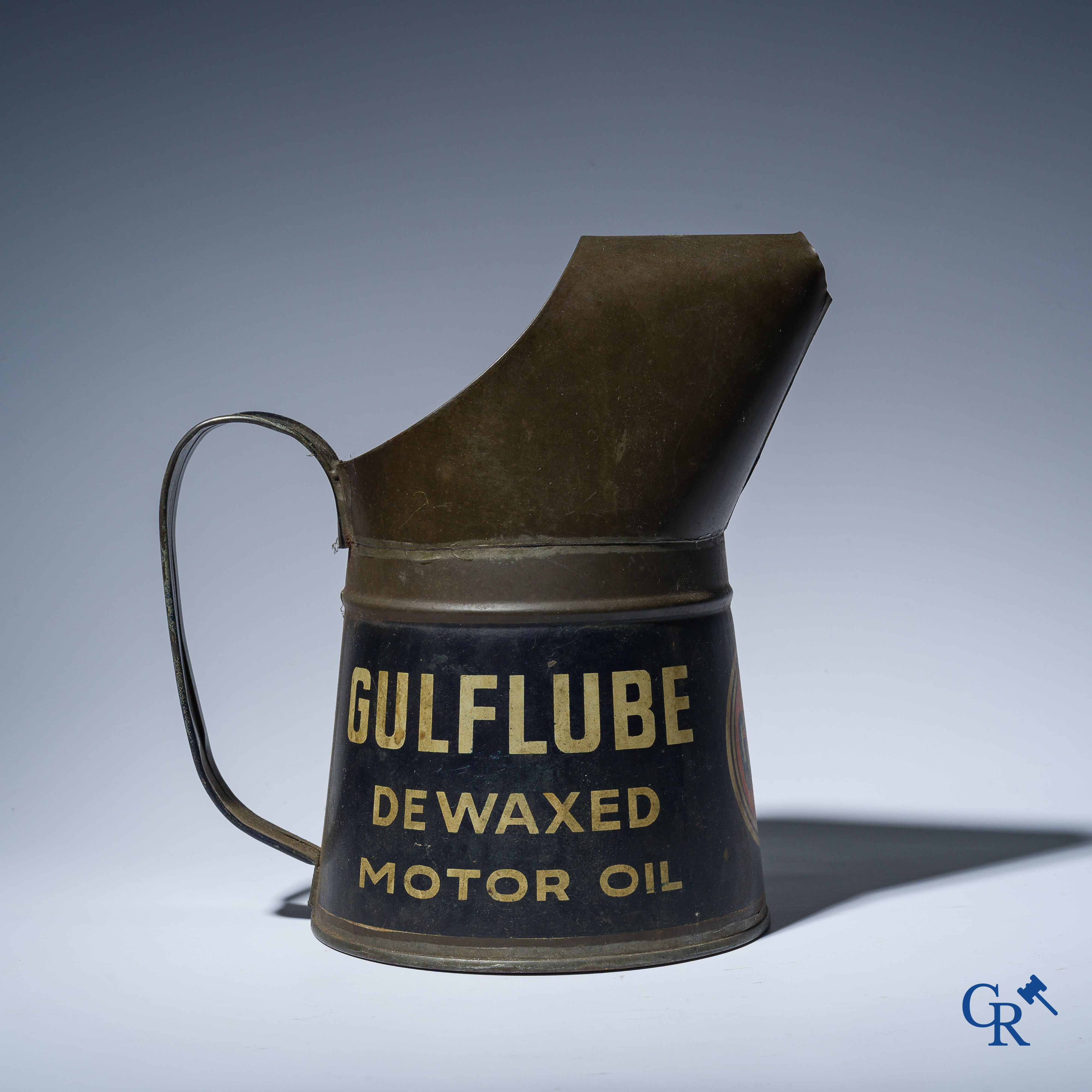 Gulf. Well-preserved oil jug or oil pourer for the S.A. des Huiles Spidoleine Antwerp. 1920's - 1930's.