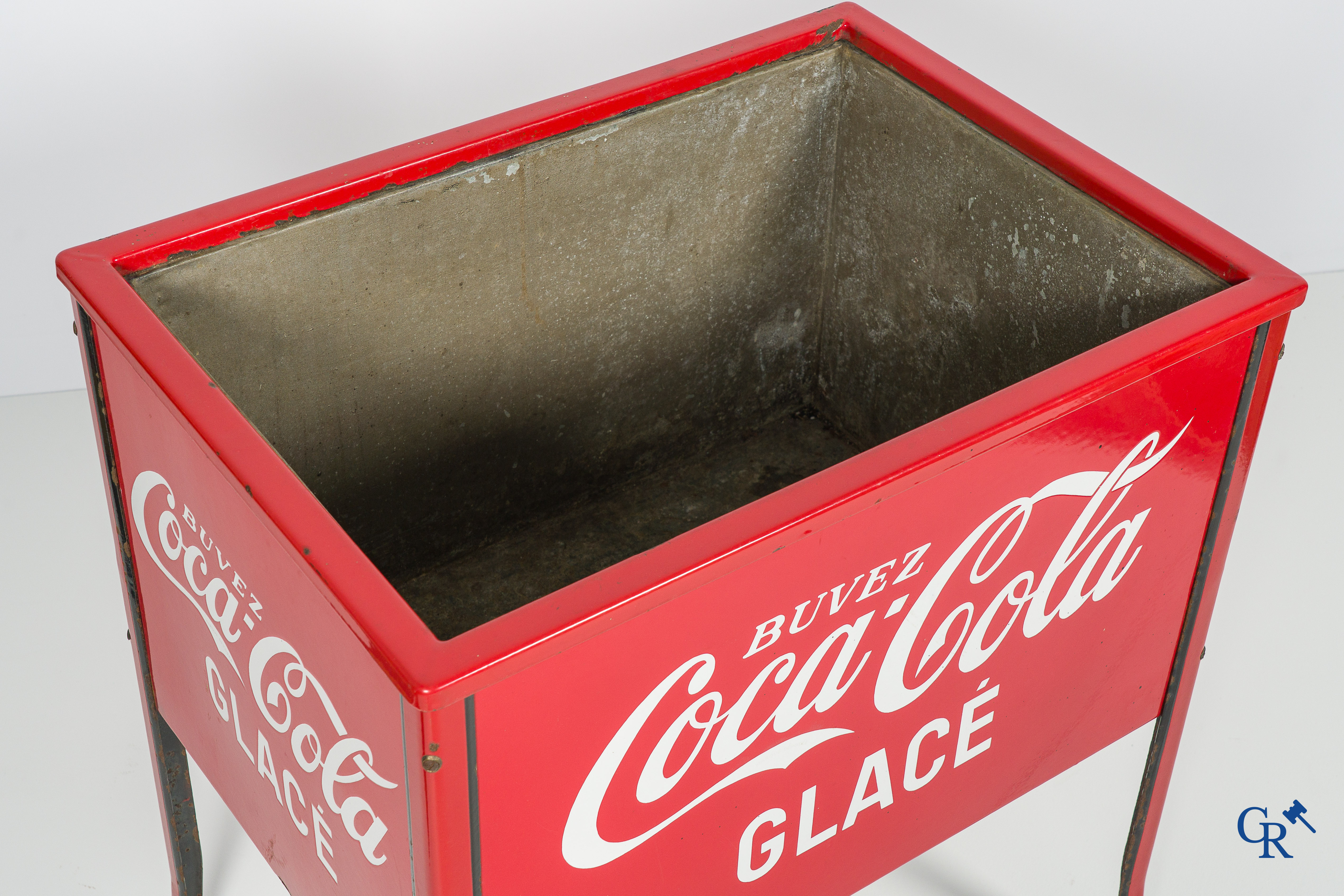 Coca-Cola. Rare ice cooler in enameled metal. Belgian fabrication, circa 1940-1950.