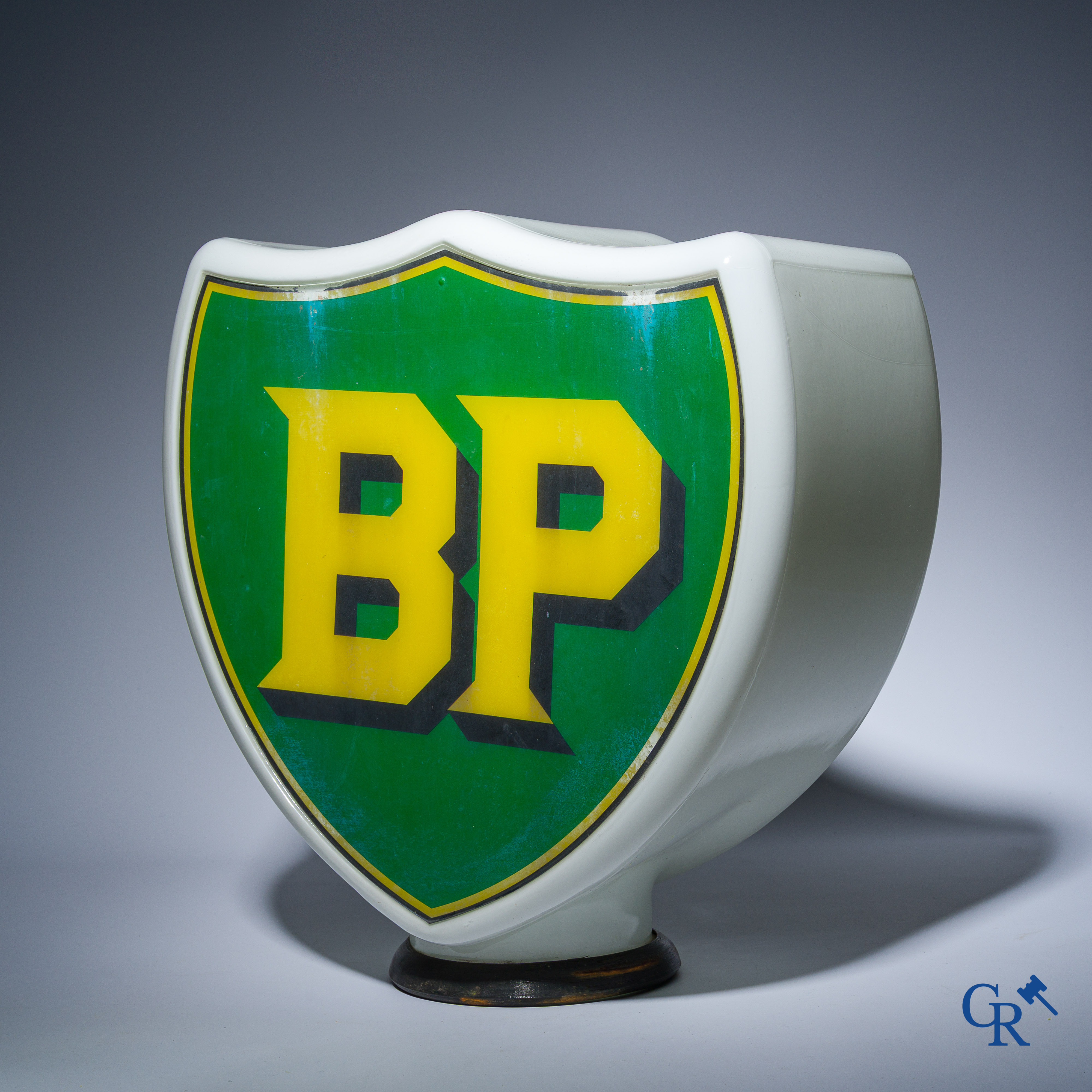 Automobilia, BP. Original lighting globe for a petrol pump in white opaline. 1940's.