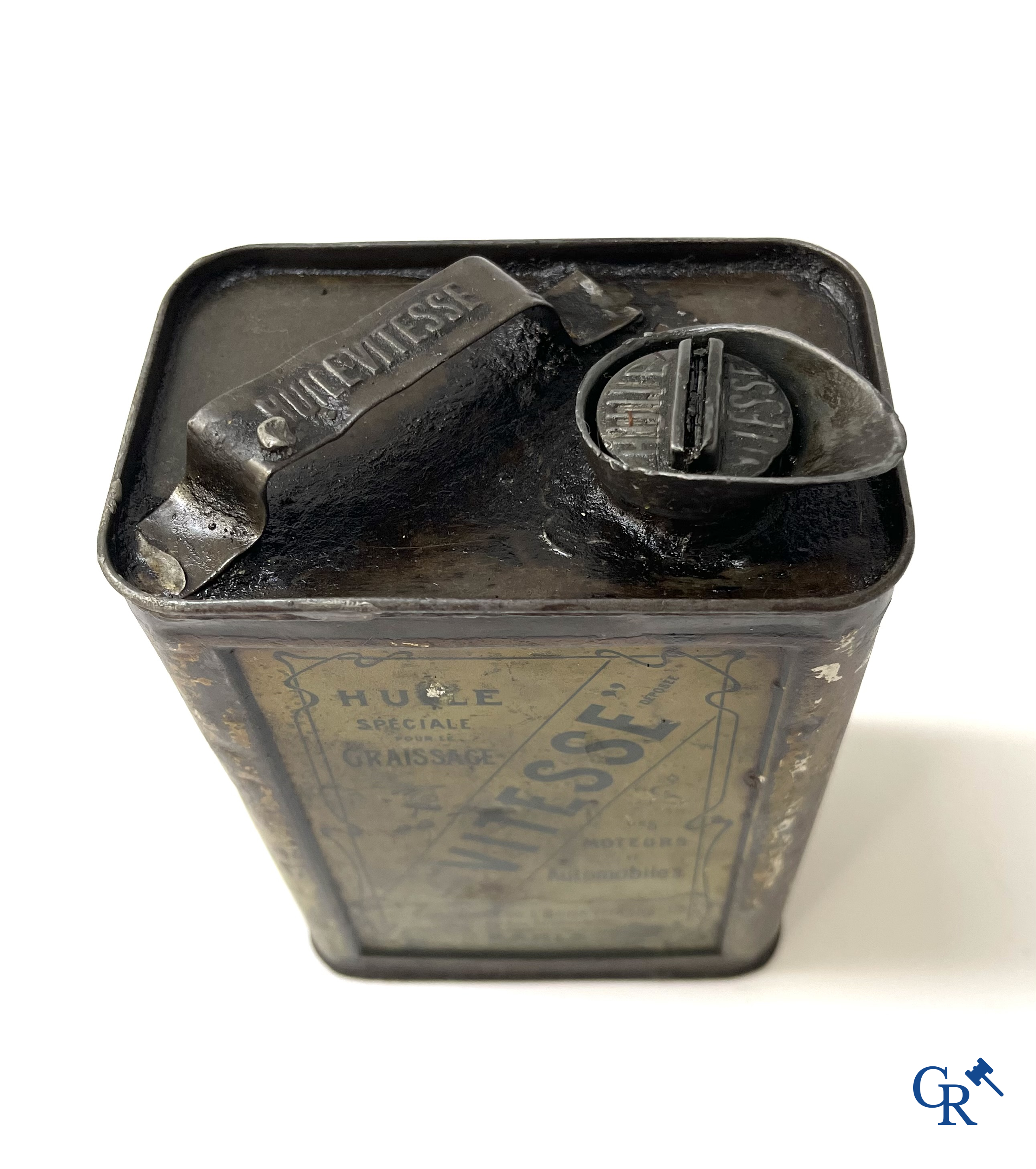Automobilia. 3 early oil cans for car engine oil. Huile Renault, Huile CIP Motrix, Huile Vitesse. Circa 1920.