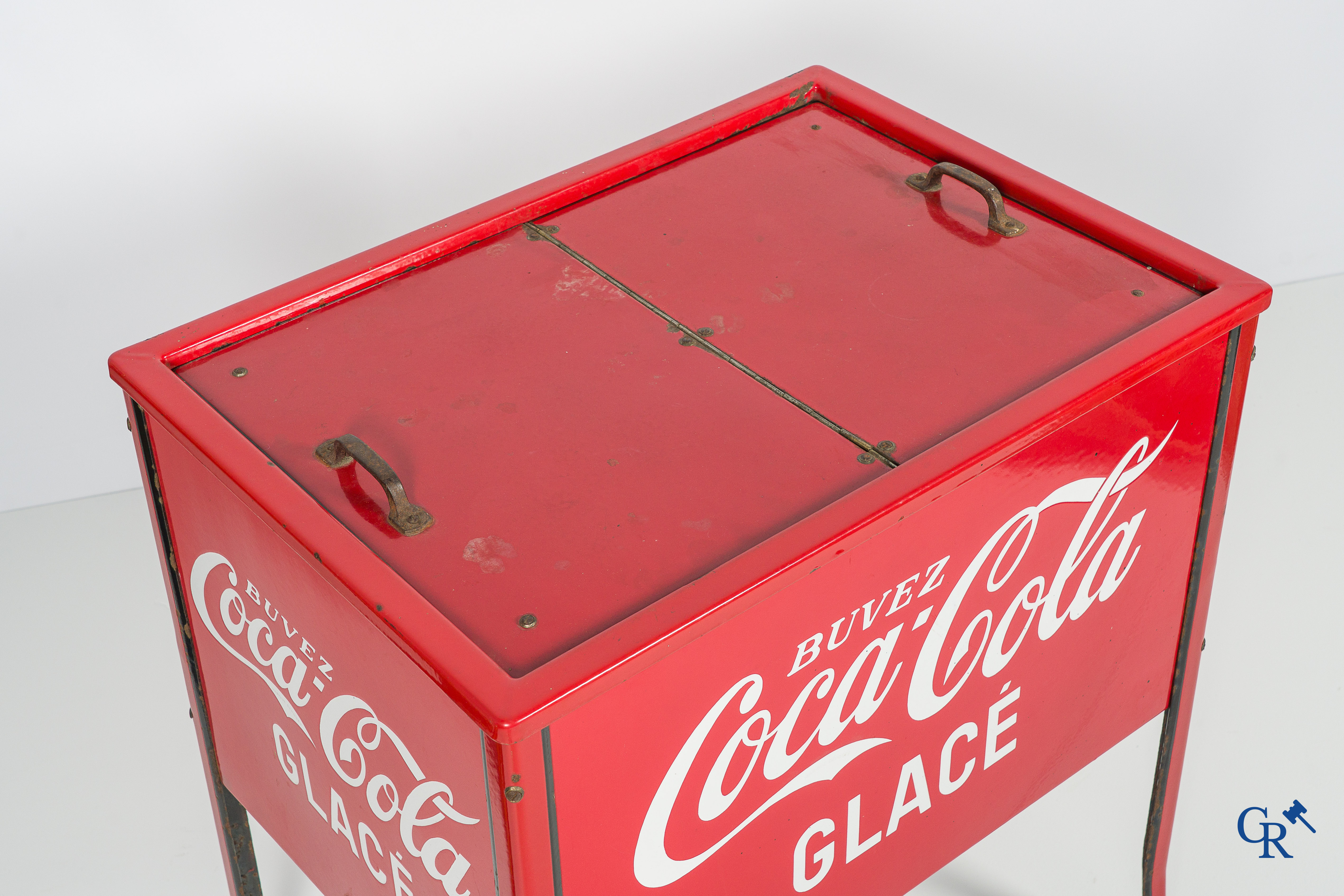 Coca-Cola. Rare ice cooler in enameled metal. Belgian fabrication, circa 1940-1950.