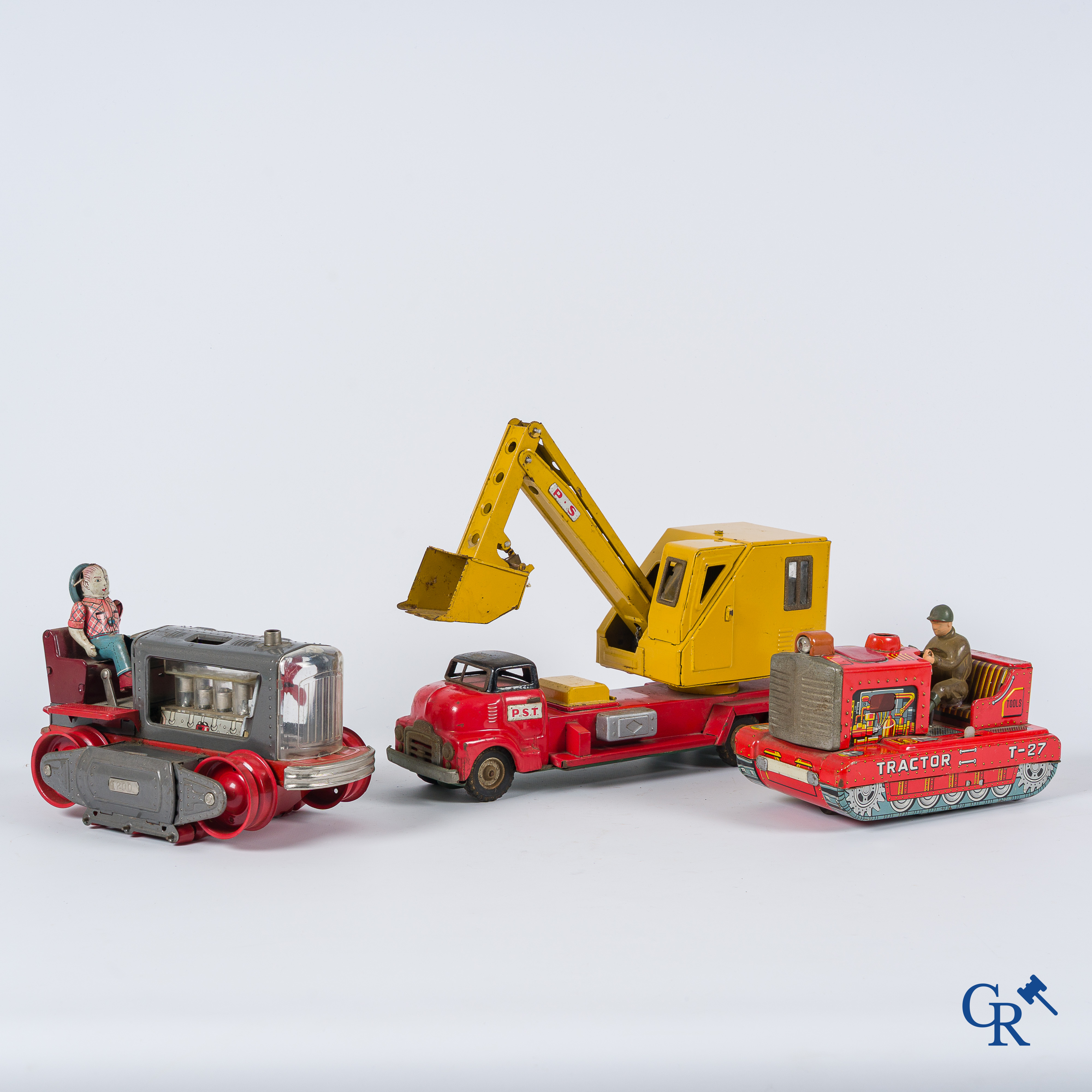 Old Toys. Japan. Lot with tin toys, made in Japan. 2 Tractors and a crane truck.