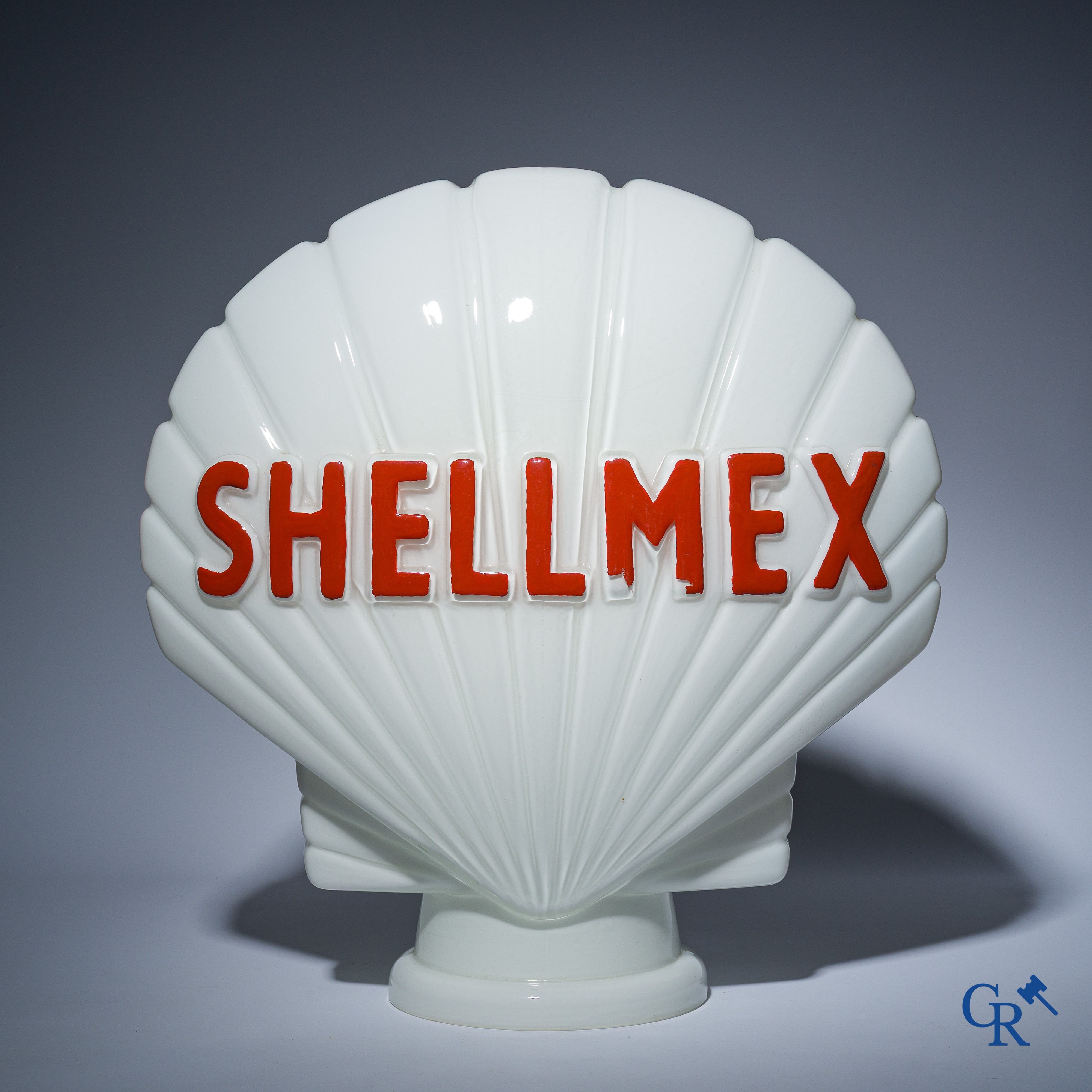 Automobilia, Shellmex. Original lighting globe for a petrol pump. 1930's - 1940's.