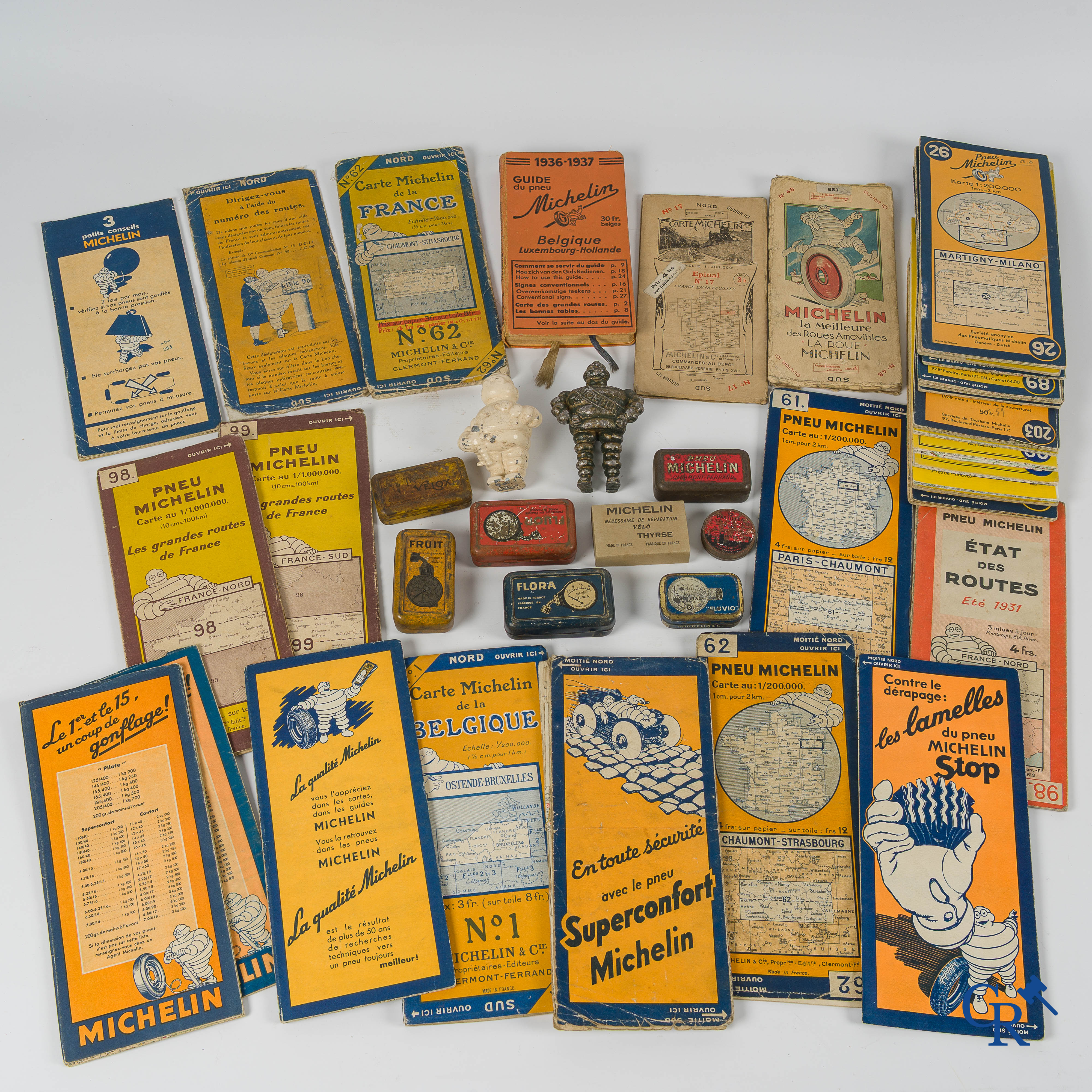 Michelin. Automobilia. Interesting lot with Michelin objects. 1920's-1930's and later.