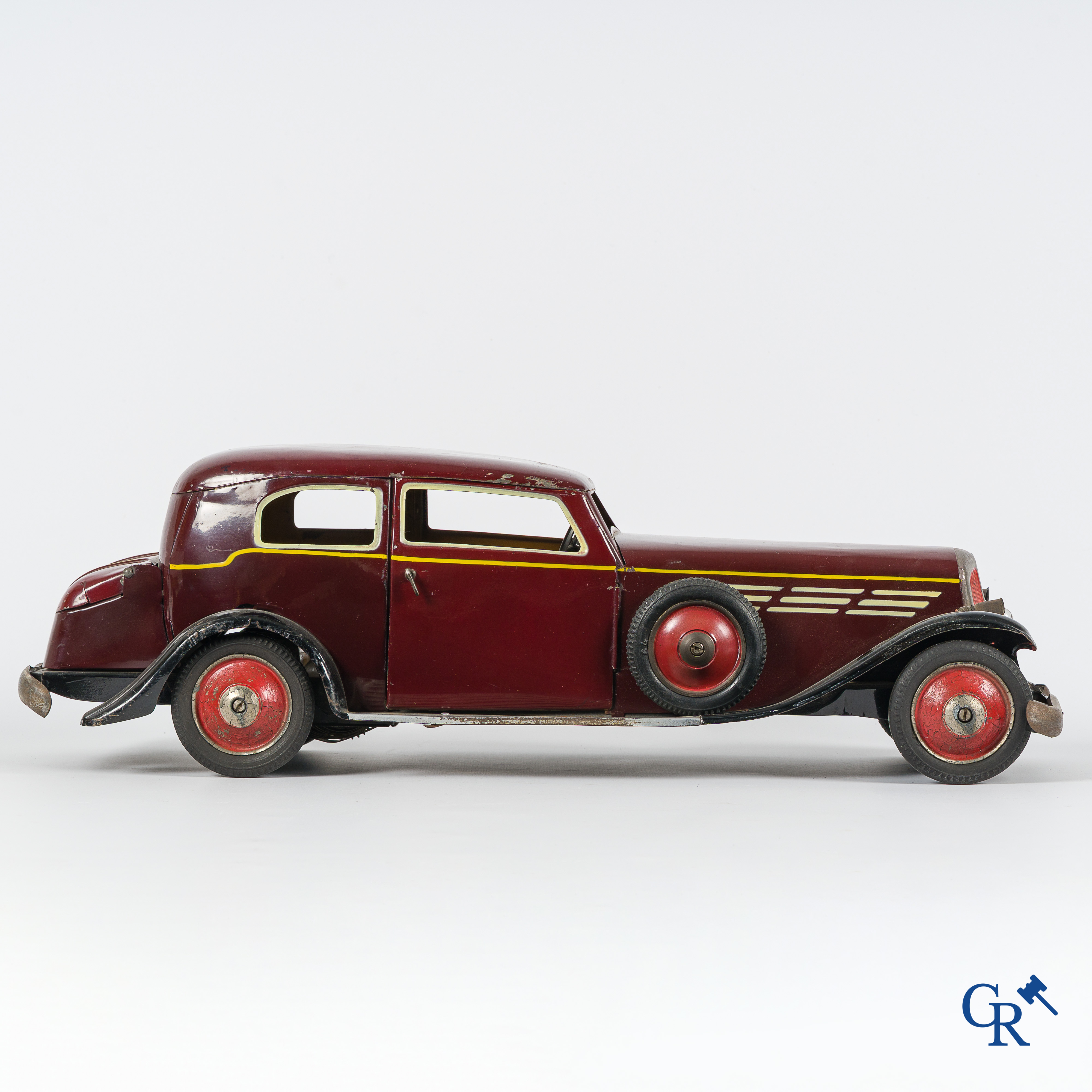Oud speelgoed. Paja, Paya Hermanos. Grote Luxe Sedan-Limousine. Metaal met opwindsysteem. Jaren '30.