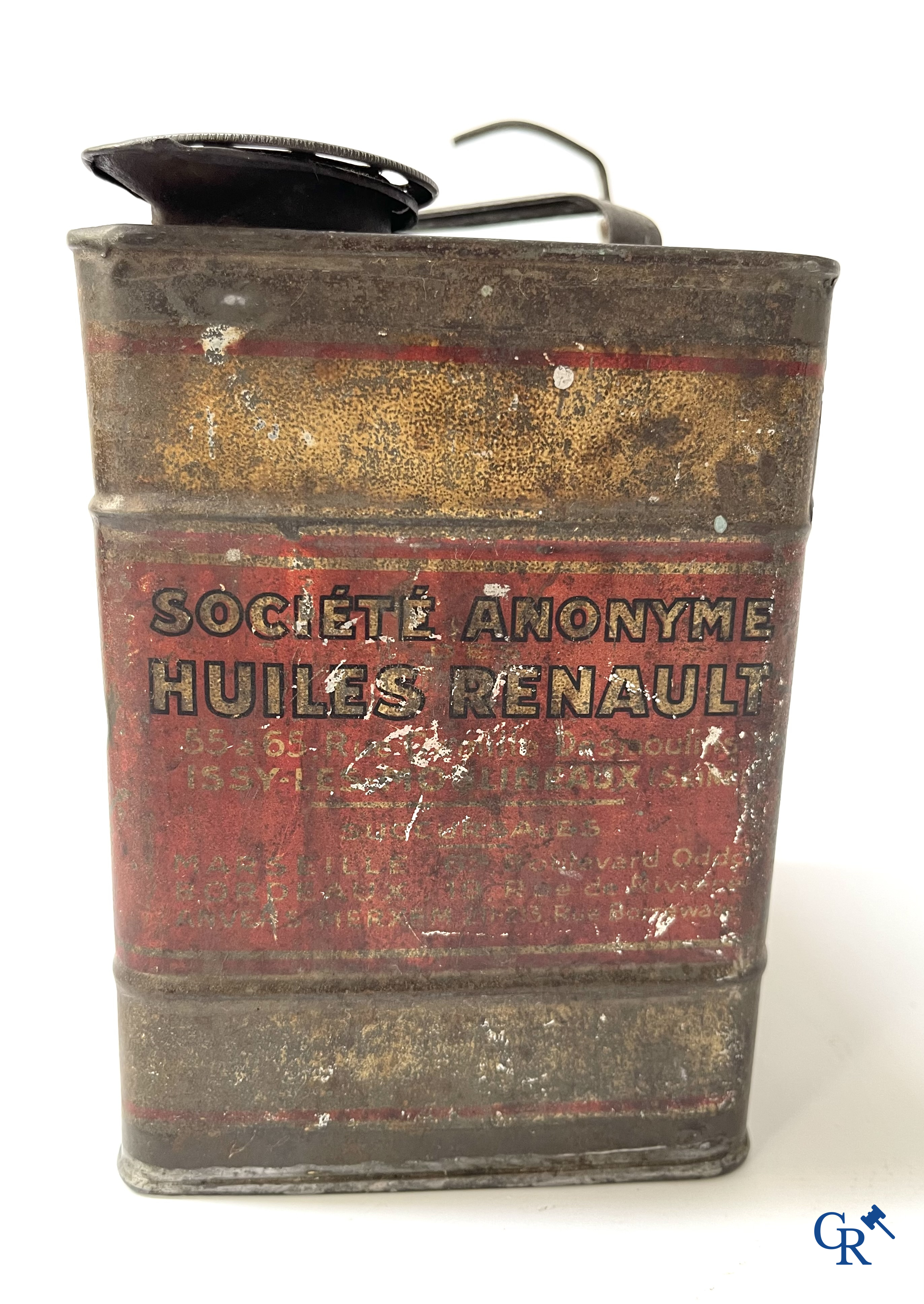 Automobilia. 3 early oil cans for car engine oil. Huile Renault, Huile CIP Motrix, Huile Vitesse. Circa 1920.