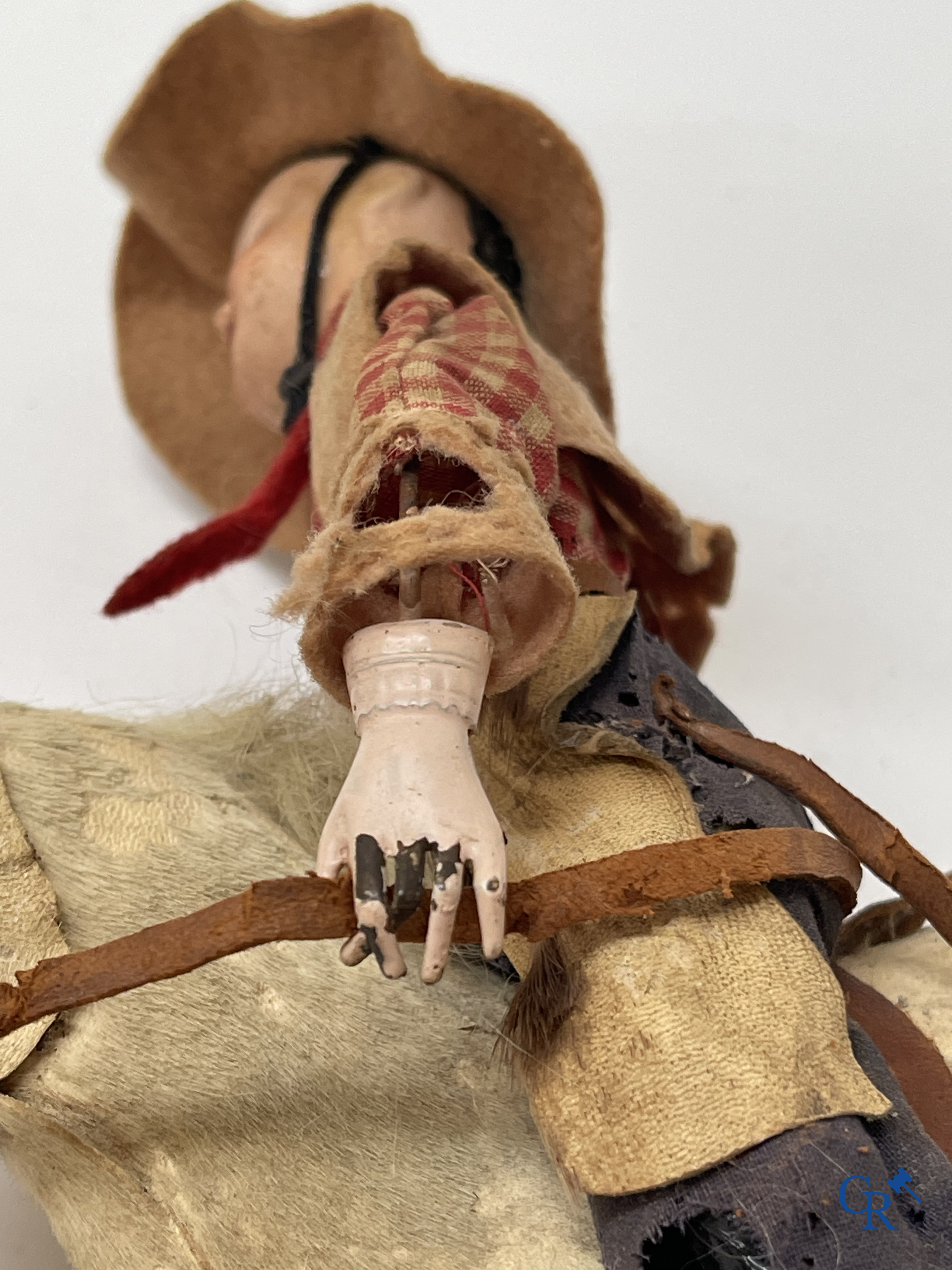 Jouets anciens. Roullet & Decamps. "Cheval sauteur cowboy" Jouet mécanique, cheval avec cow-boy. Circa 1910-1920.