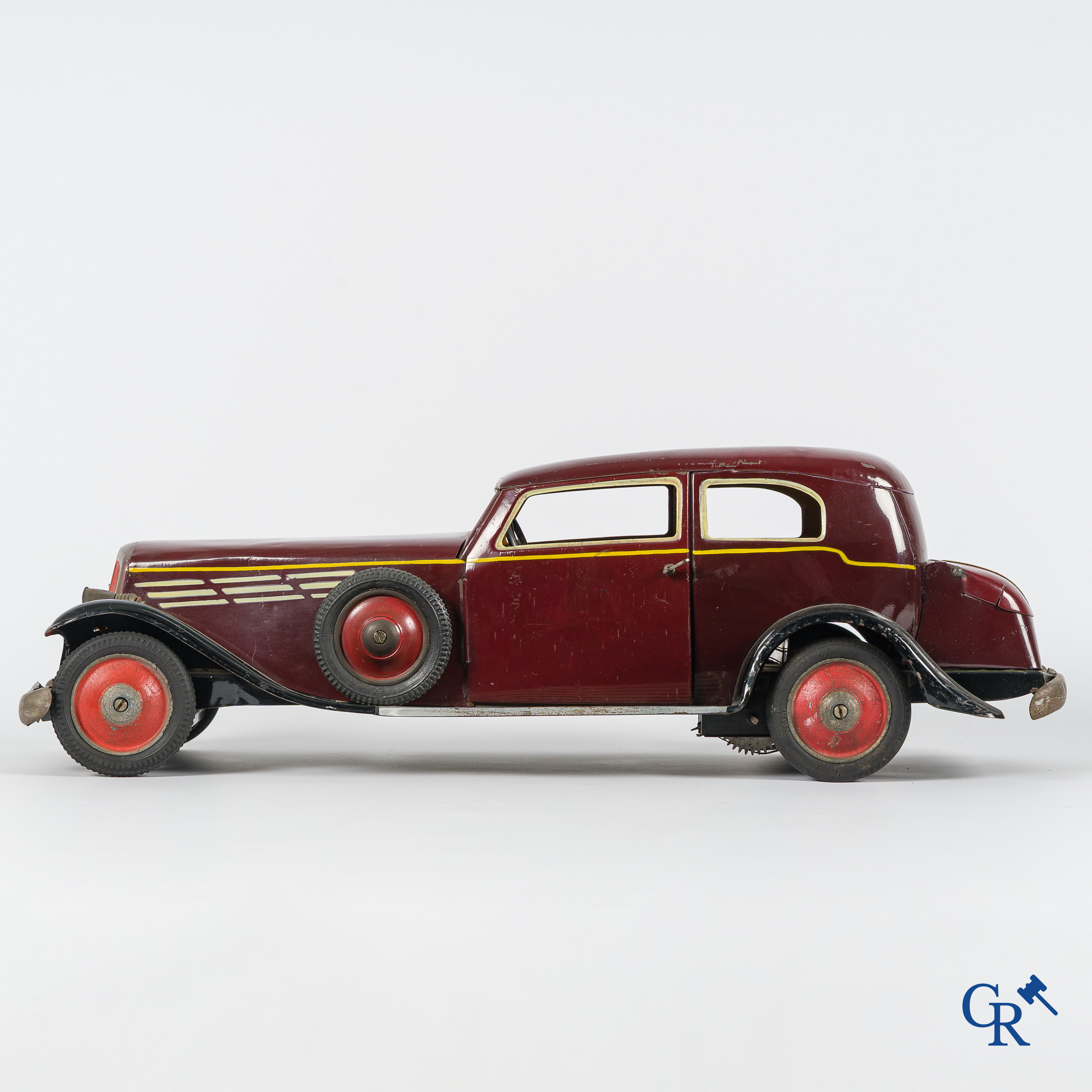 Oud speelgoed. Paja, Paya Hermanos. Grote Luxe Sedan-Limousine. Metaal met opwindsysteem. Jaren '30.