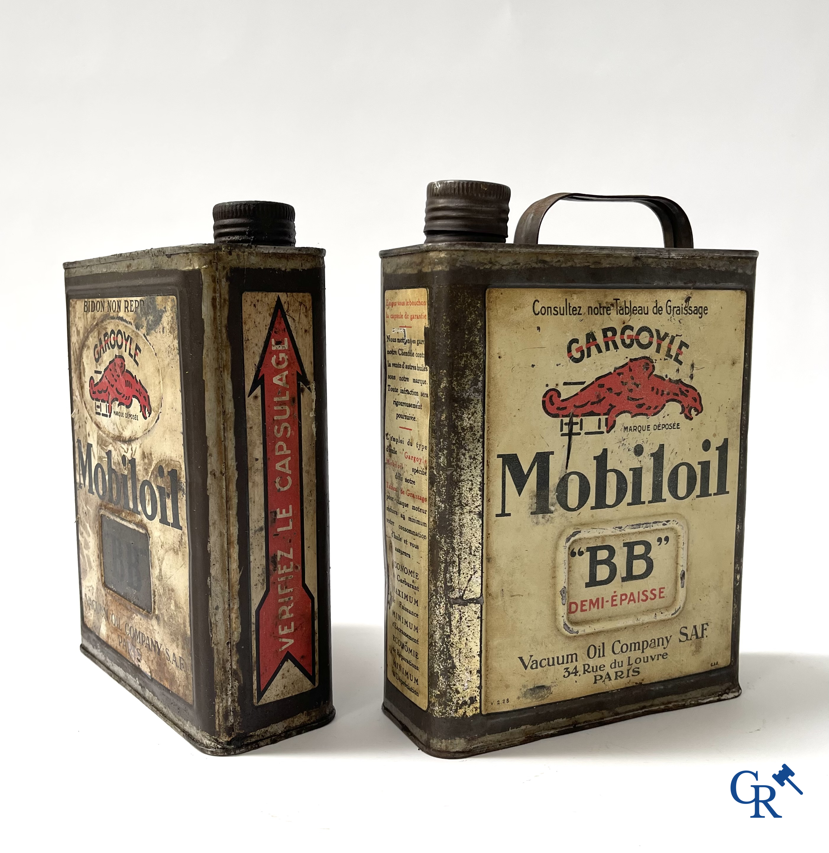 Automobilia, Lot oil cans. Gulf, Gulflube Motor oil 10L., Cargoyle-Mobiloil, Bret-oil, Castrollo. 1930's-40's-50's.