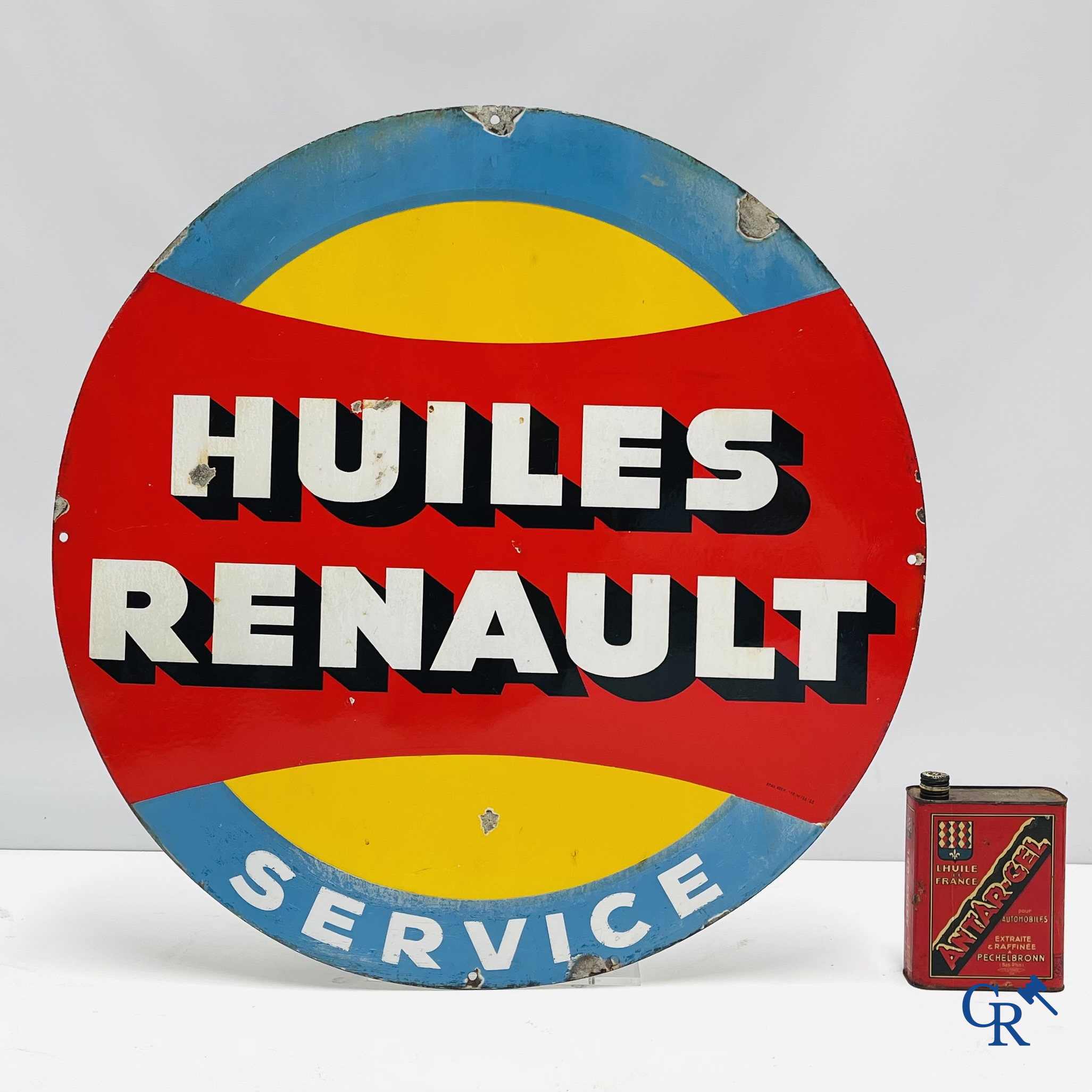 Huiles Renault. Groot emaille reclamebord voor Renault Oliën. Zeldzamer Belgisch exemplaar. 1960.
