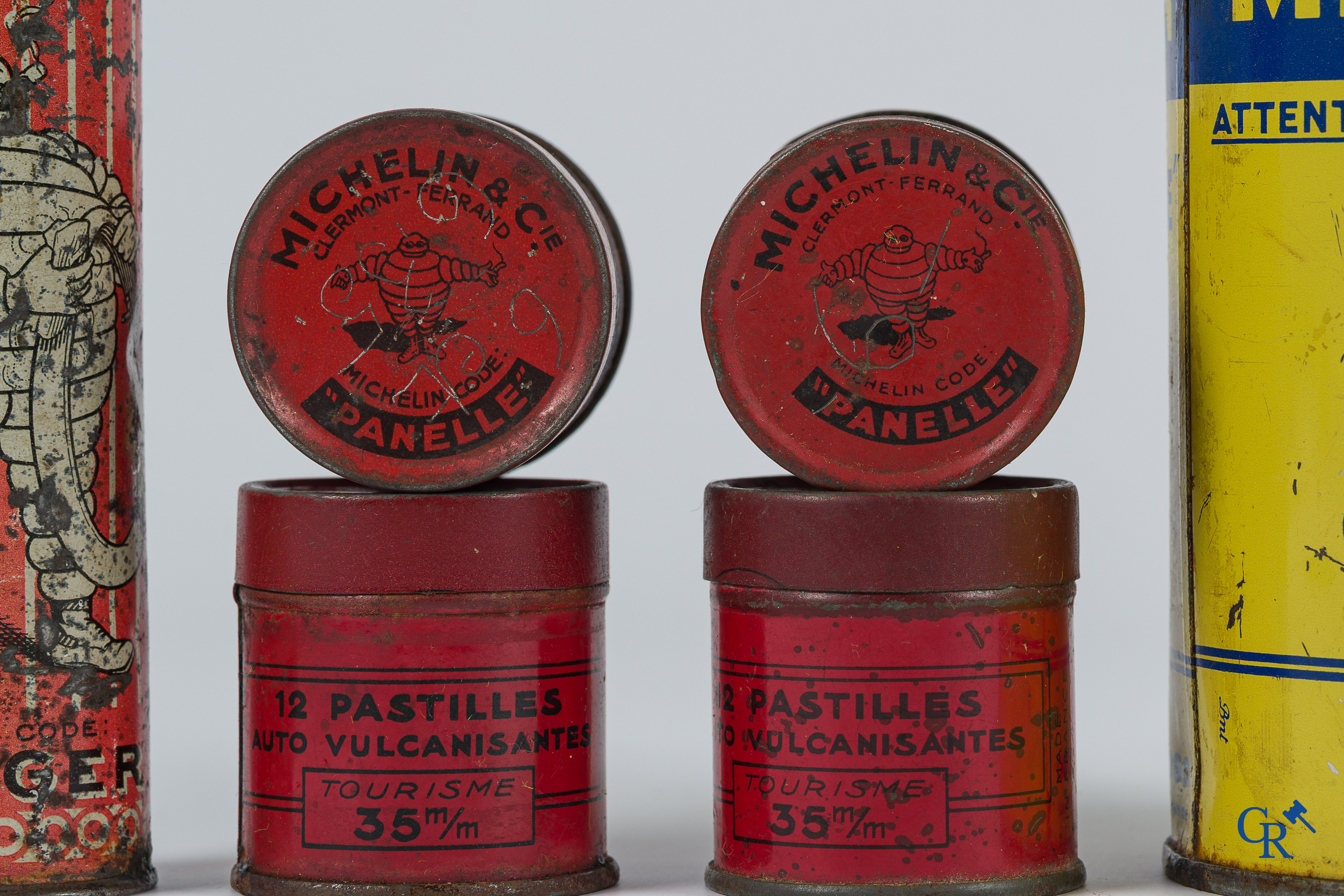 Michelin. Lot Michelin tin boxes circa 1900 and others. Code Naviger, Panelle, Bidendum measuring instrument.