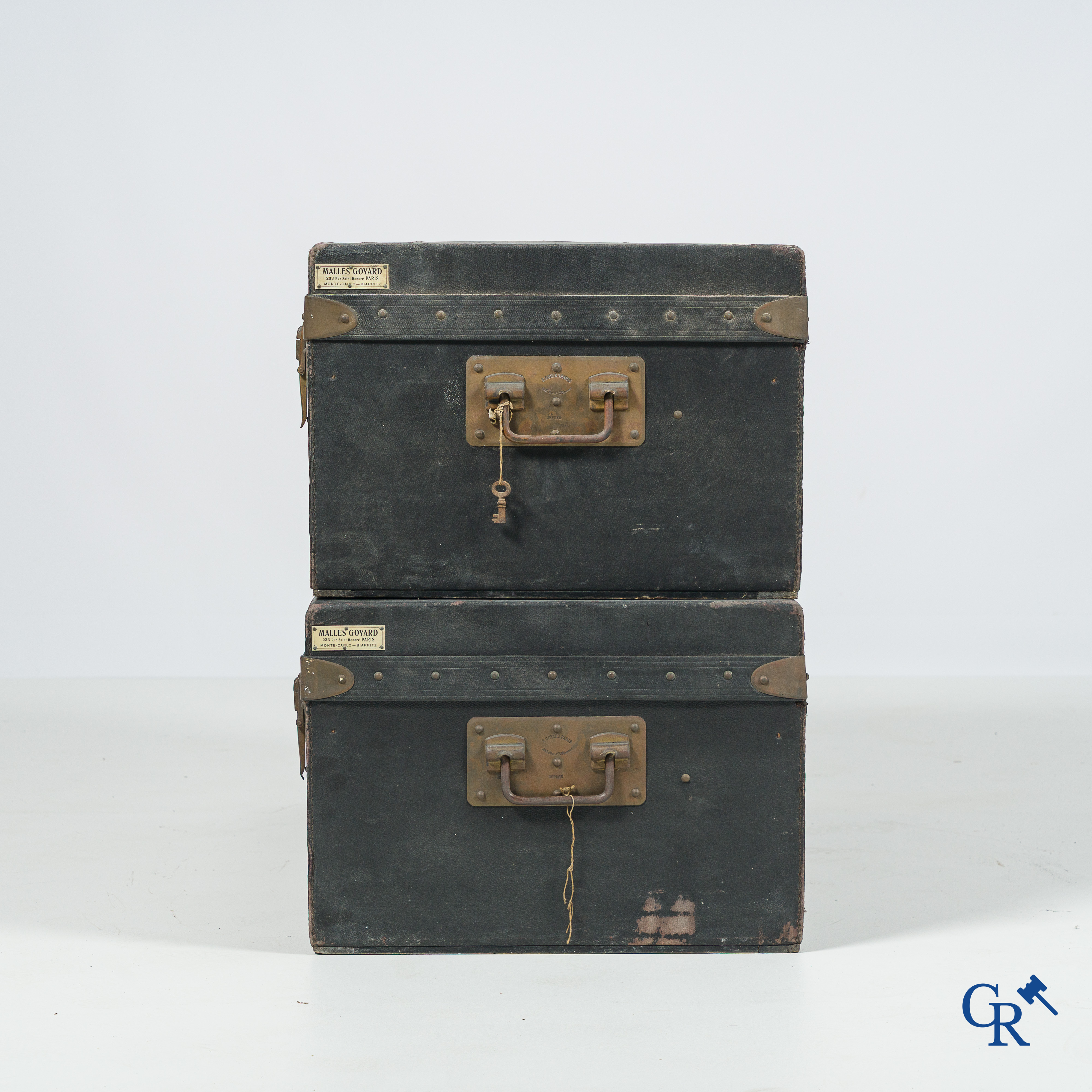 Malles Goyard, 233 Rue Saint Honoré, Paris. 2 Car cases in black leather. Circa 1930.