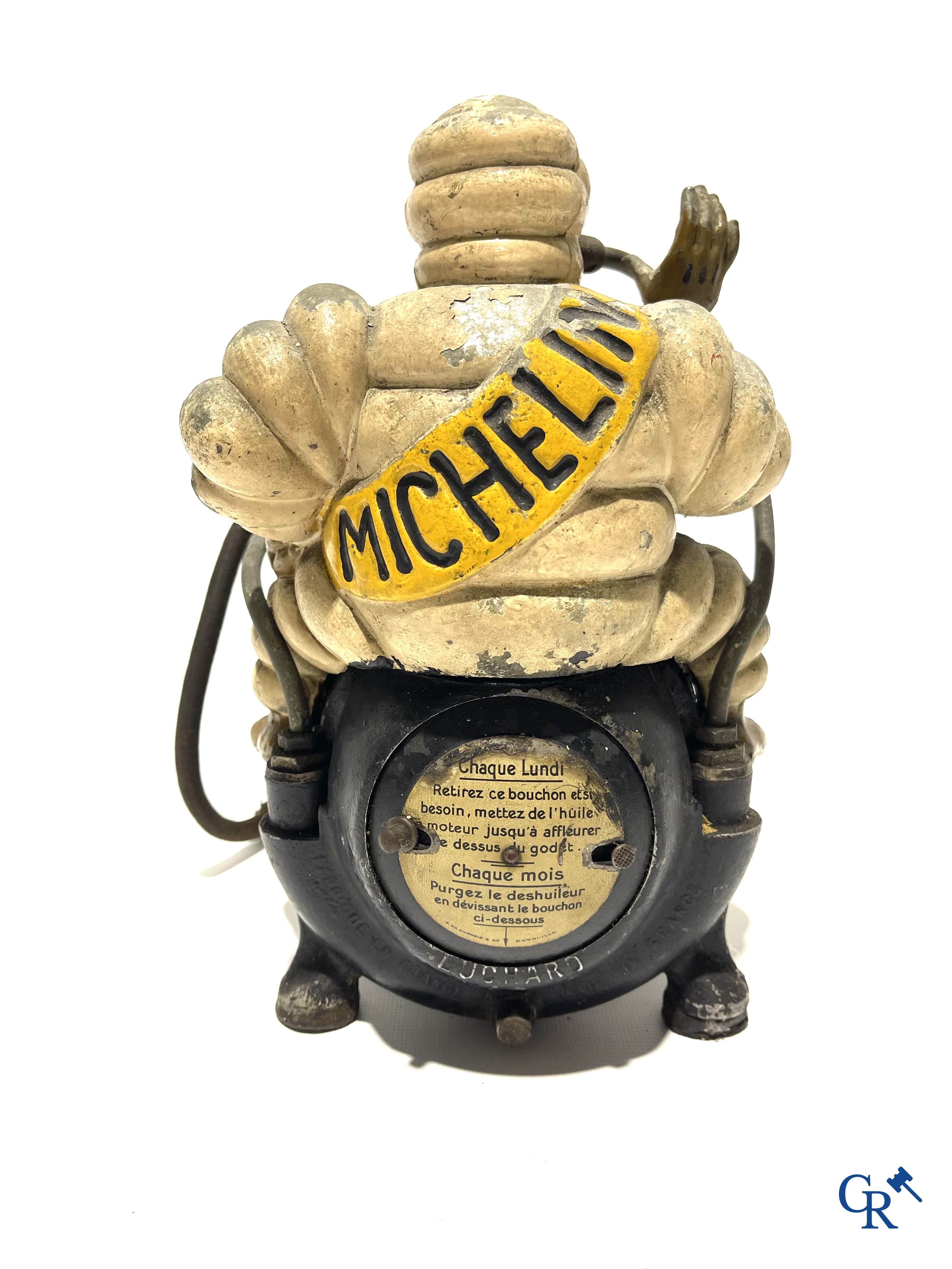 Michelin. Gonfleur with Bibendum in polychrome cast iron. Compressor Luchard n°9267. Moteur Paris-Rhône. Circa 1930.