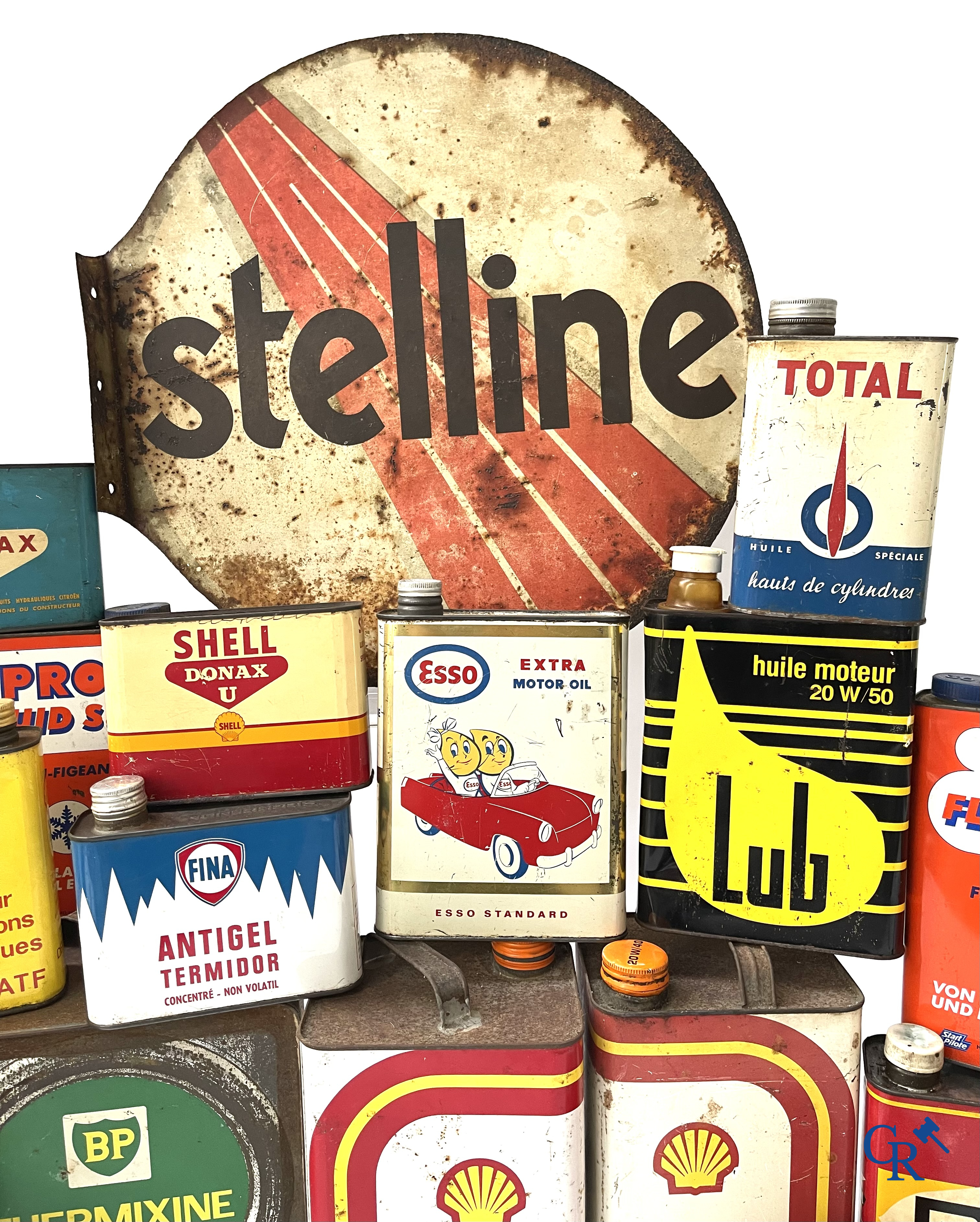 Automobilia, Groot lot olieblikken, een uithangbord Stelline, olie schenkkan Antar, en emaille bordje. Jaren '50-'60.