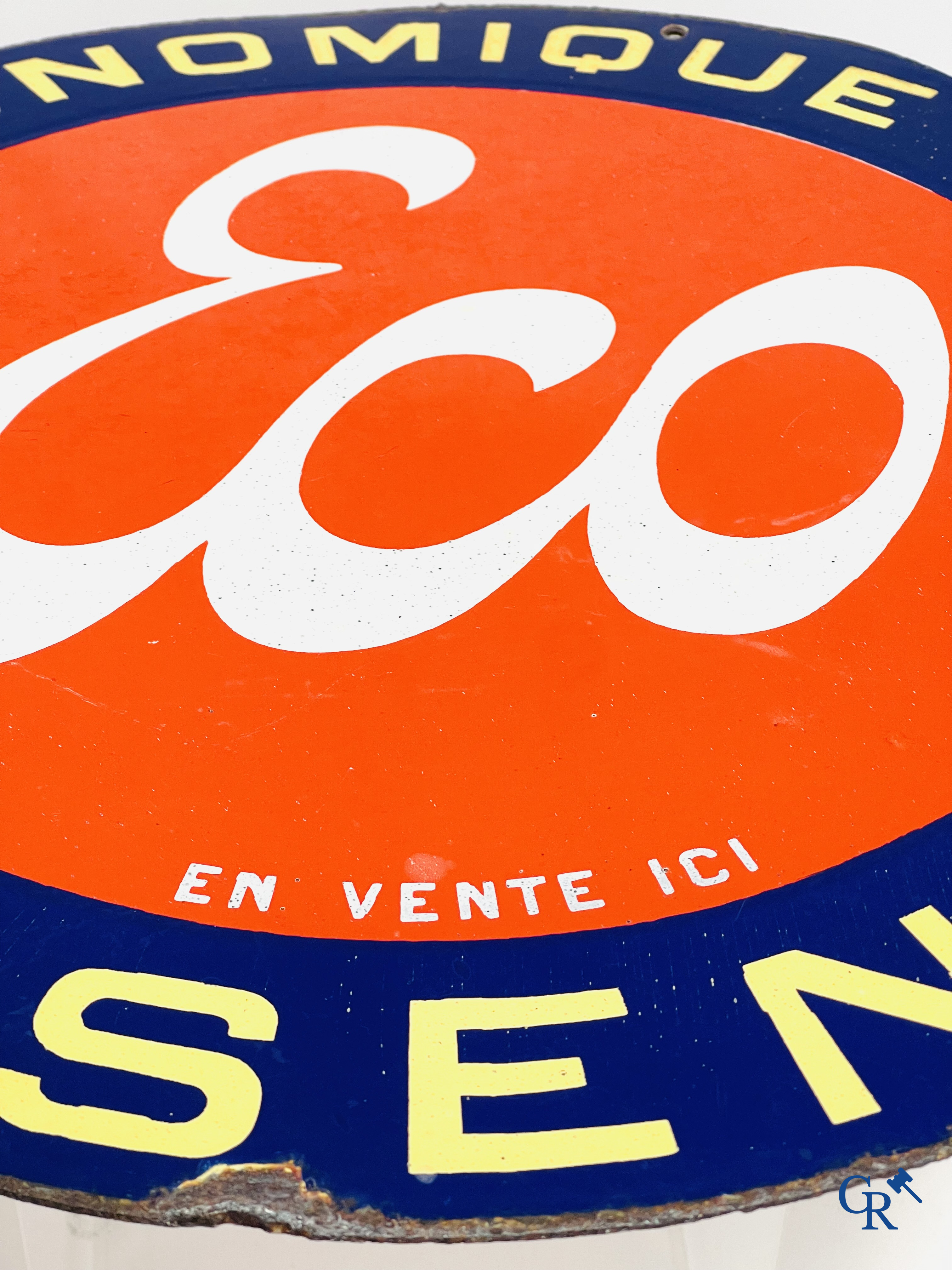 Eco. Dubbelzijdig geëmailleerd publiciteitsbord voor benzine van de Société Anonyme l'Economique. Jaren '20-'30.