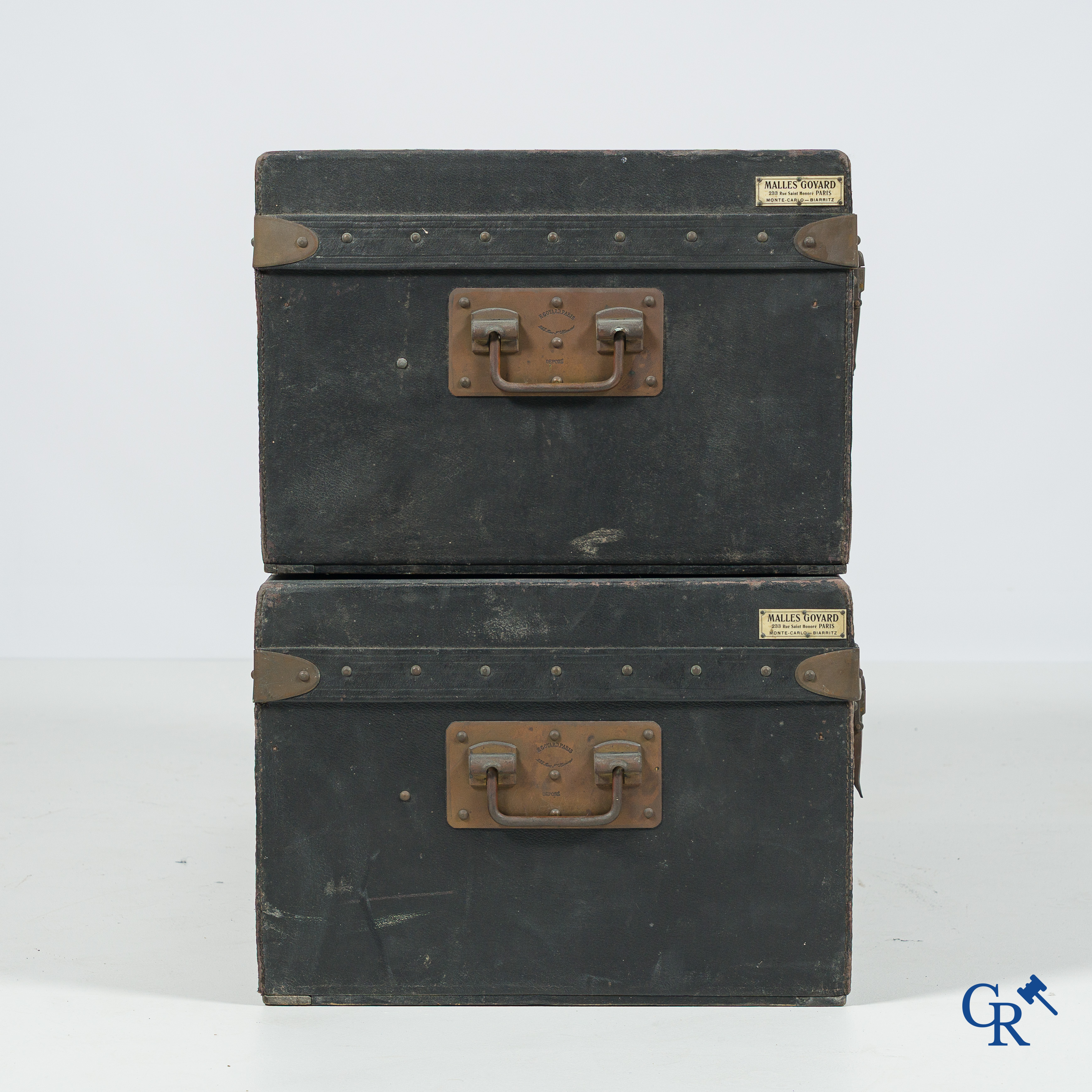 Malles Goyard, 233 Rue Saint Honoré, Paris. 2 Car cases in black leather. Circa 1930.