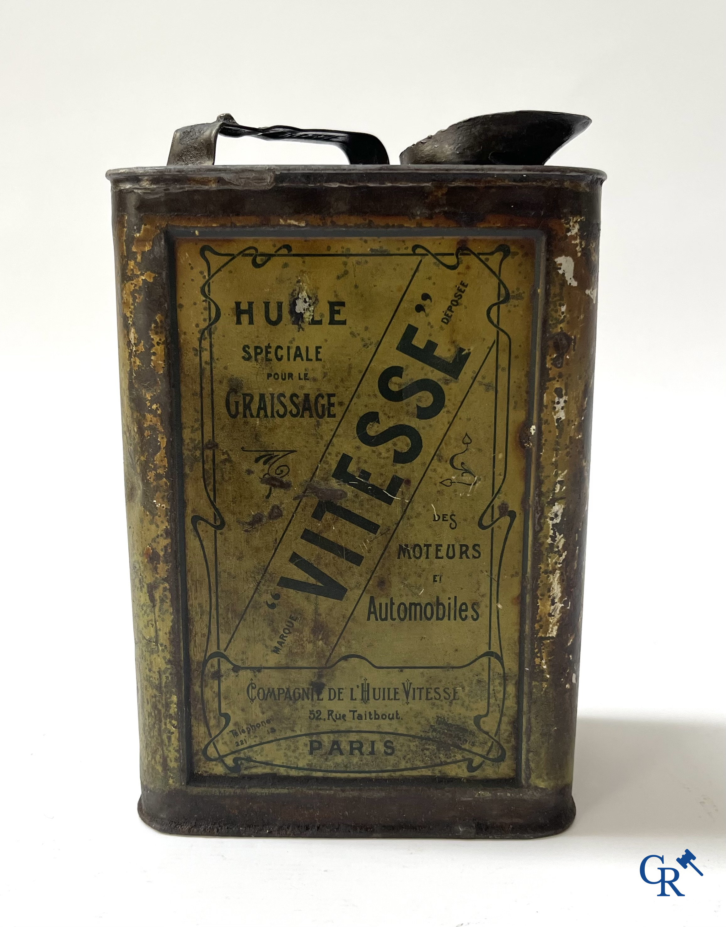Automobilia. 3 early oil cans for car engine oil. Huile Renault, Huile CIP Motrix, Huile Vitesse. Circa 1920.