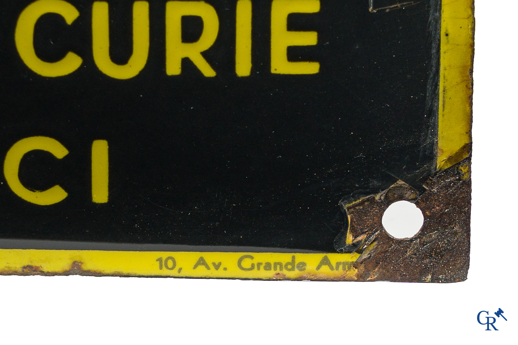 Tho-Radia. Enamel advertising sign with integrated thermometer. Ferro-émail. French fabrication between 1932 and 1937.