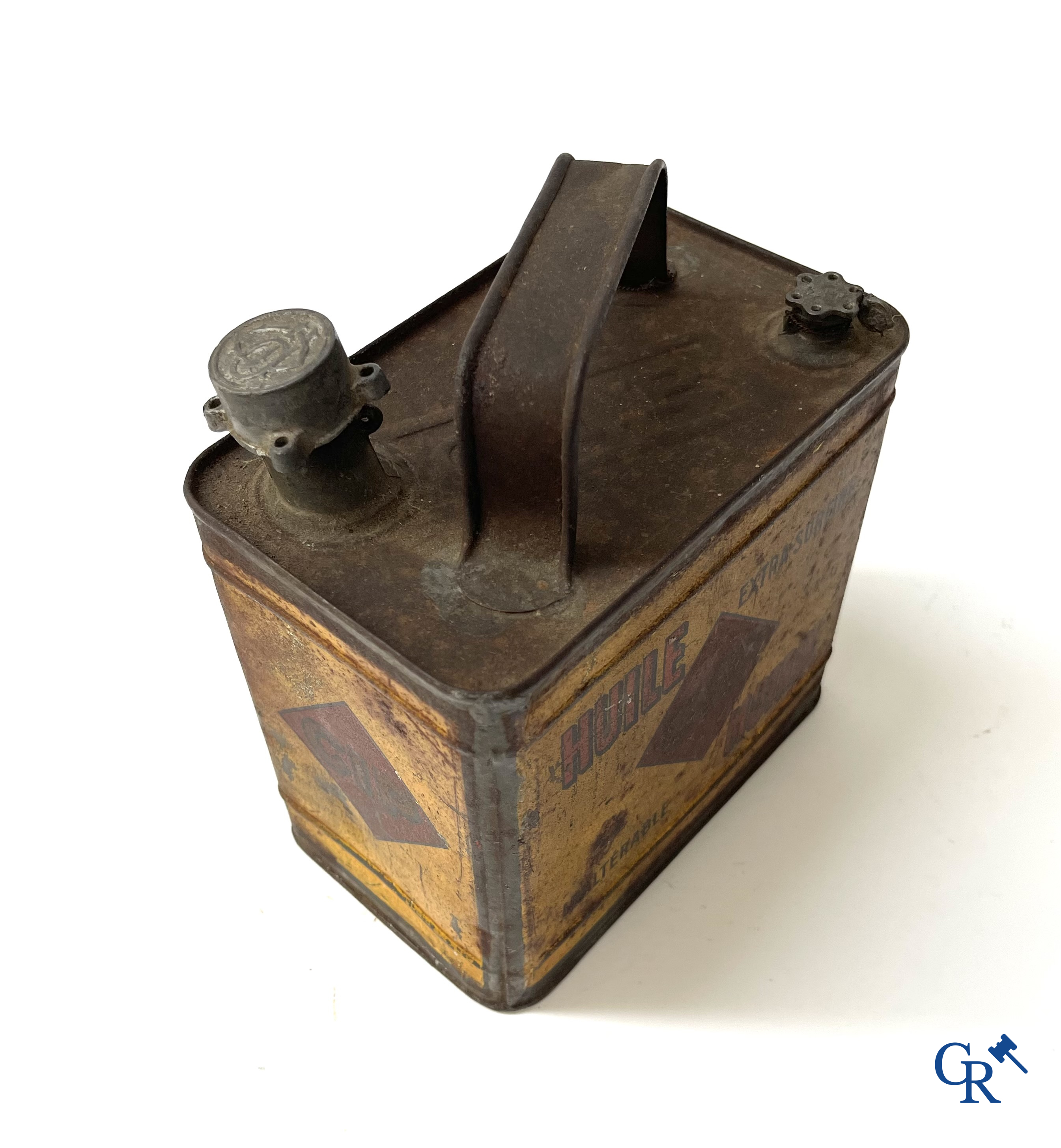 Automobilia. 3 early oil cans for car engine oil. Huile Renault, Huile CIP Motrix, Huile Vitesse. Circa 1920.