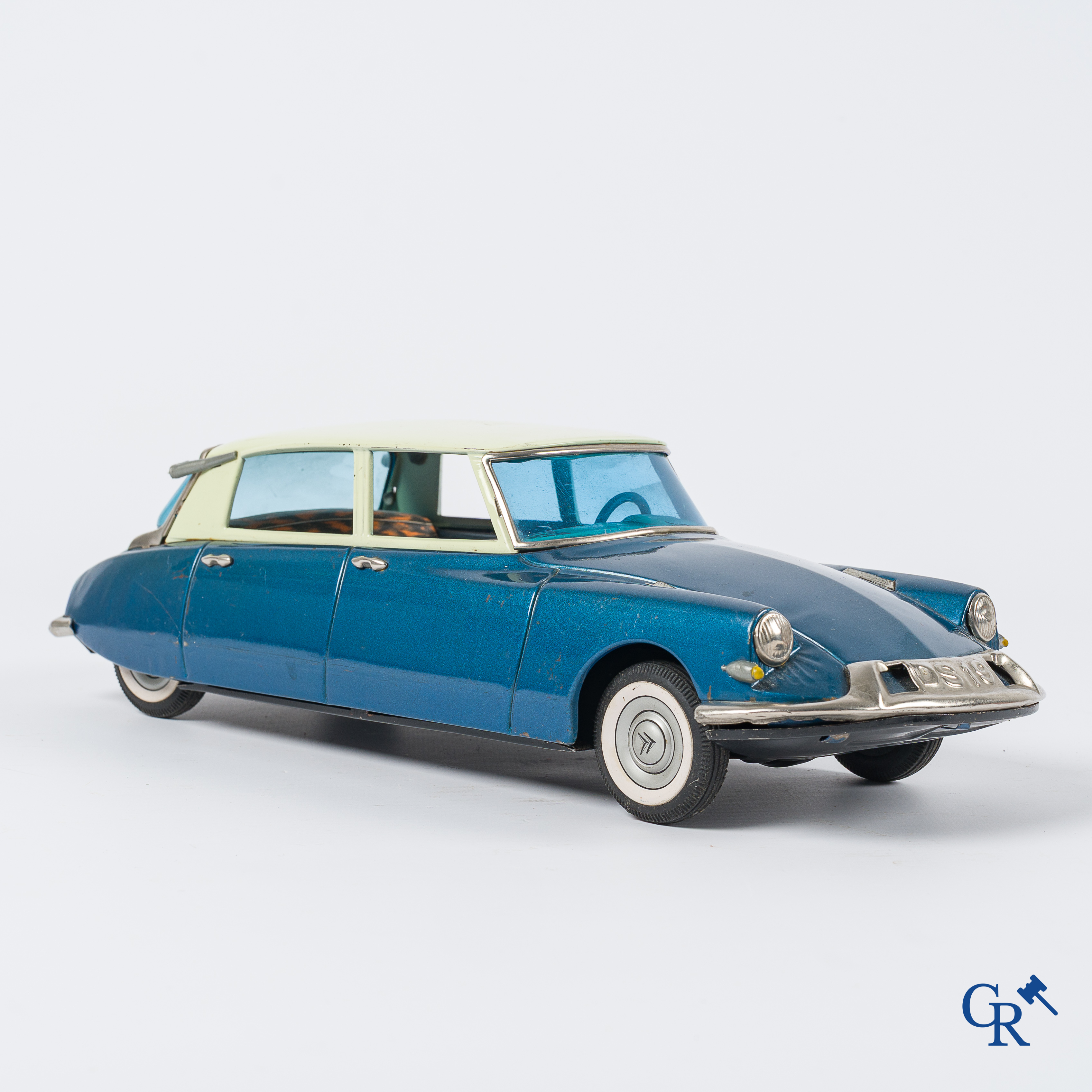 Old toys. Bandaï Japan, Citroen DS-19 model car in painted tin. 1960's.