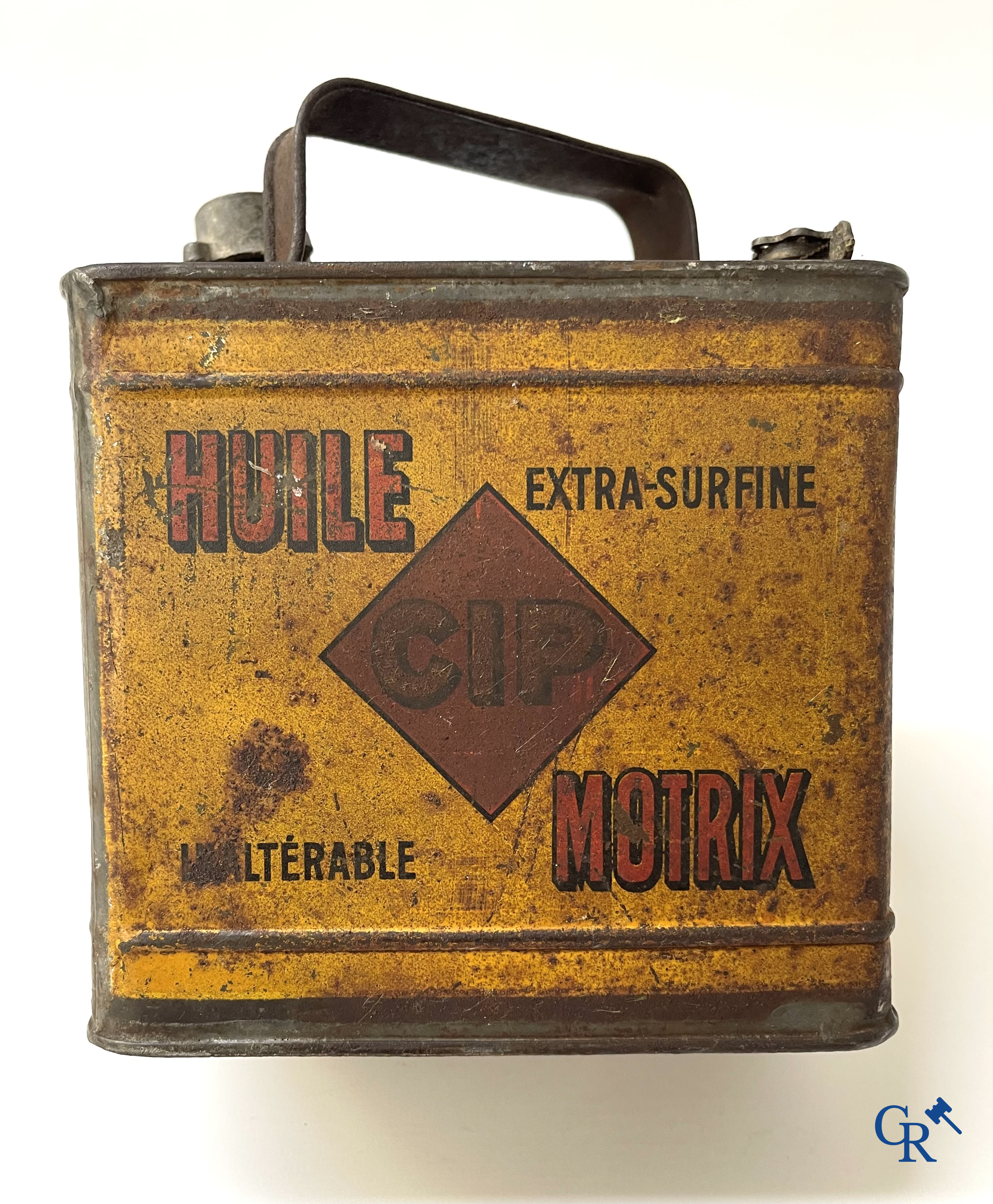 Automobilia. 3 early oil cans for car engine oil. Huile Renault, Huile CIP Motrix, Huile Vitesse. Circa 1920.