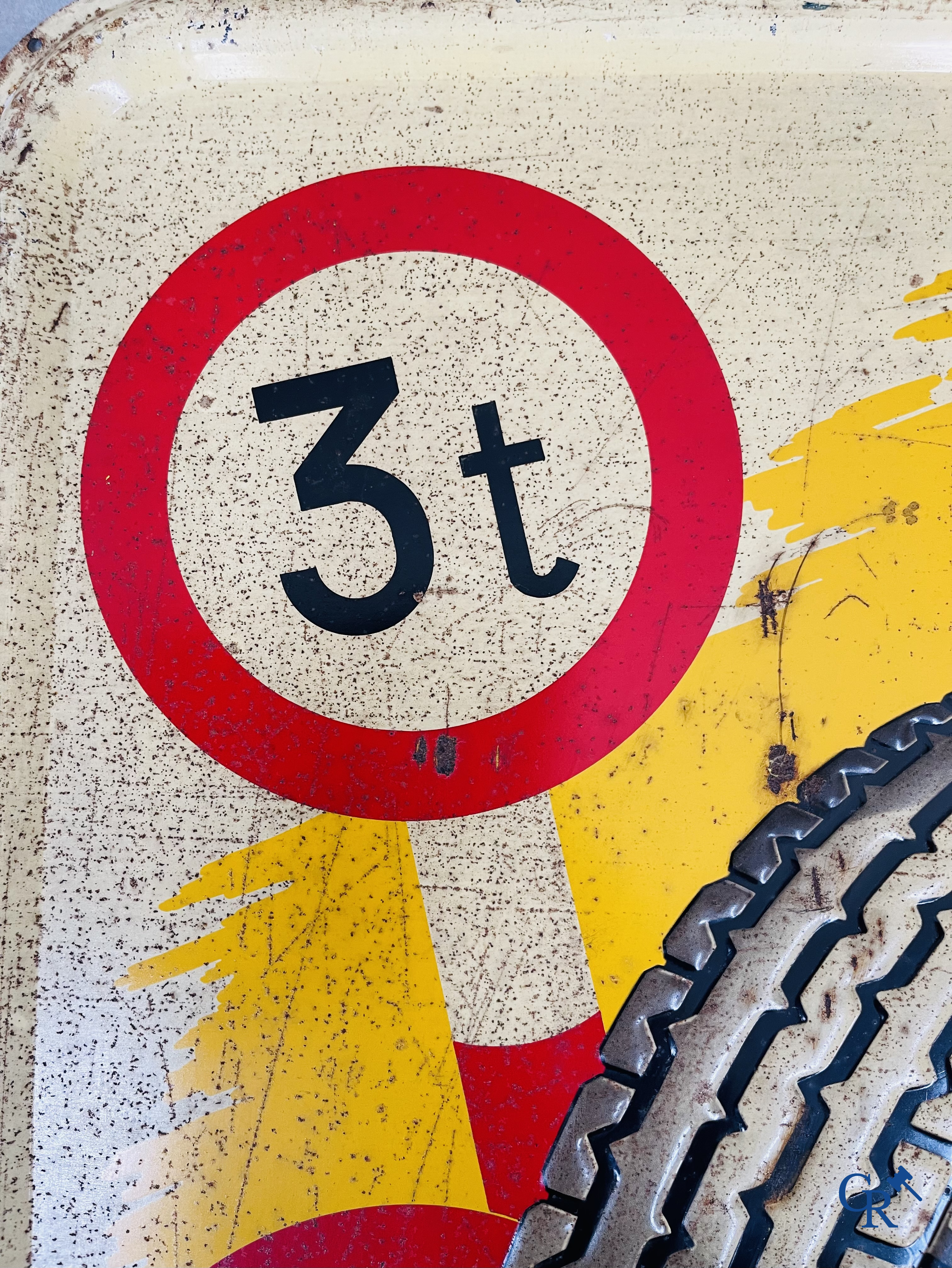 Englebert, publiciteit gedrukt op metaal voor Englebert banden. Etabl. J. Schuybroek S.A. Hoboken Anvers. 1951.