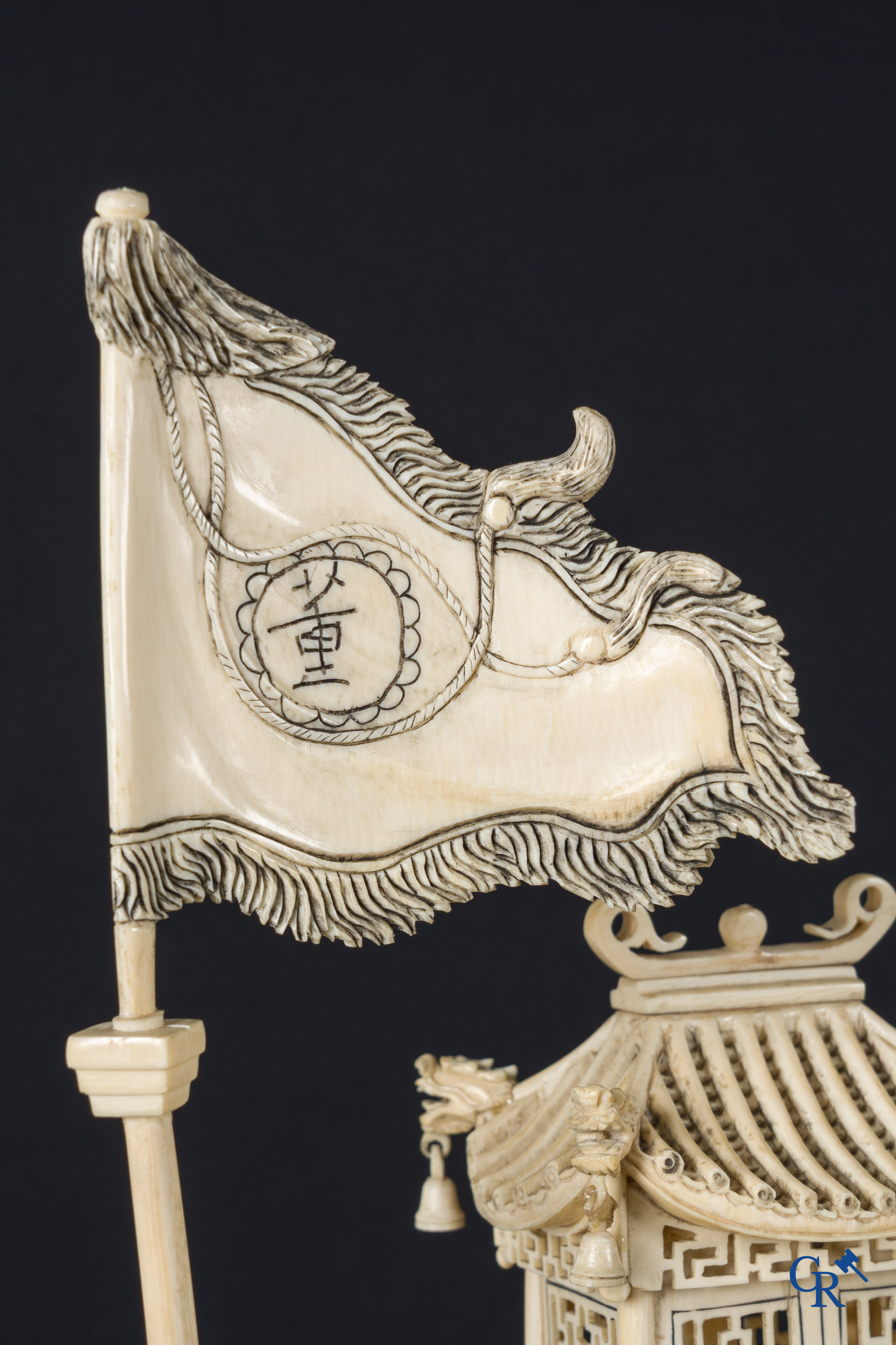 Aziatica, een grote Chinese groep in ivoor en hout. Late Qing-dynastie (1644-1912).