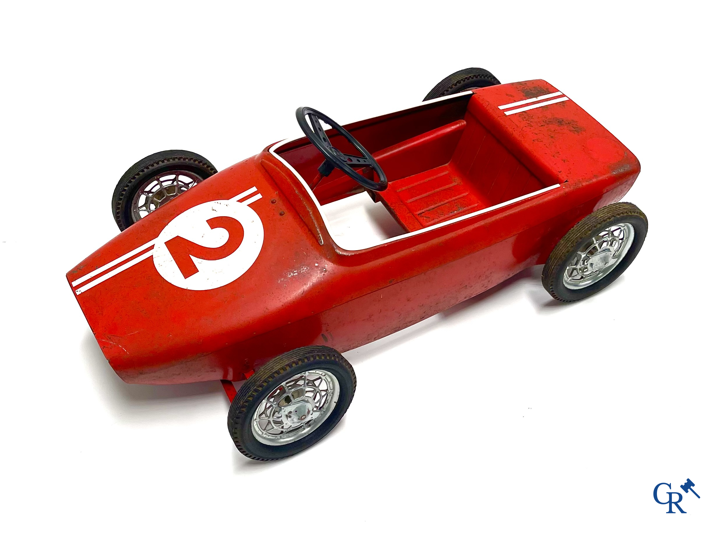 Pedaalwagen, Morellet Guerineau. Lotus F1-model met metalen carrosserie en spaakwielen. Franse makelij. 60'er jaren.